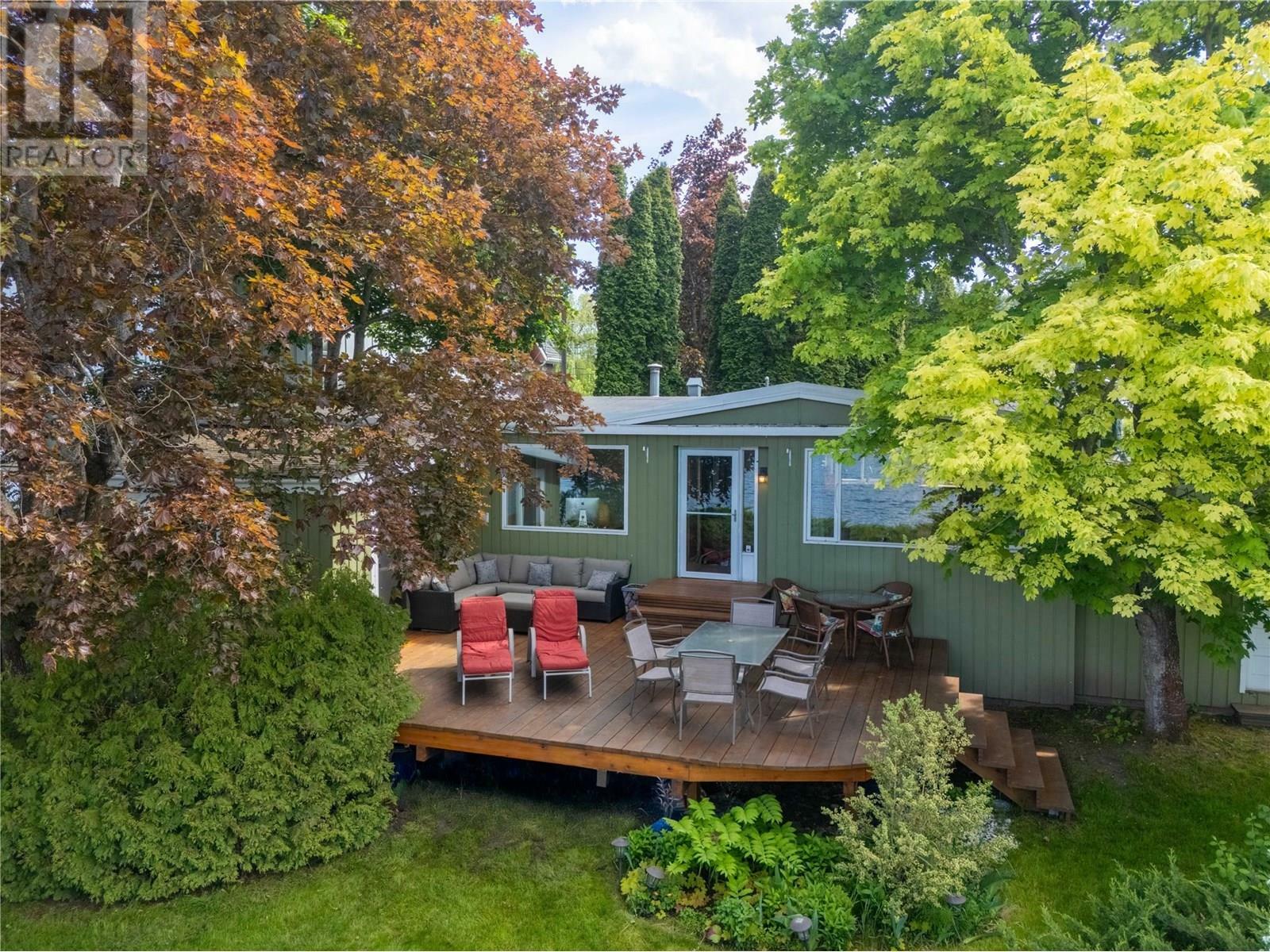 Photo de la propriété: 4701 75 Avenue Northeast BC V0E 1K0