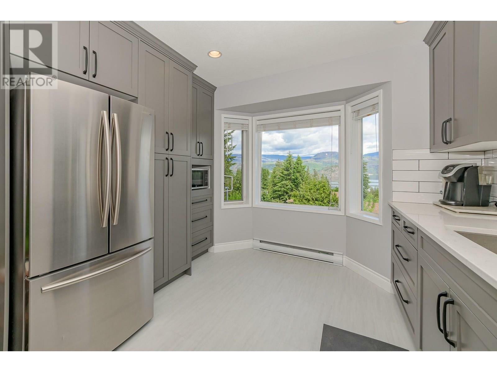 Photo de la propriété:  2332 Mnt Tuam Crescent  BC V0E 2W2 