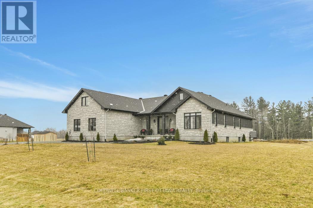 Property Photo:  1684 Trizisky Street  ON K0E 1S0 
