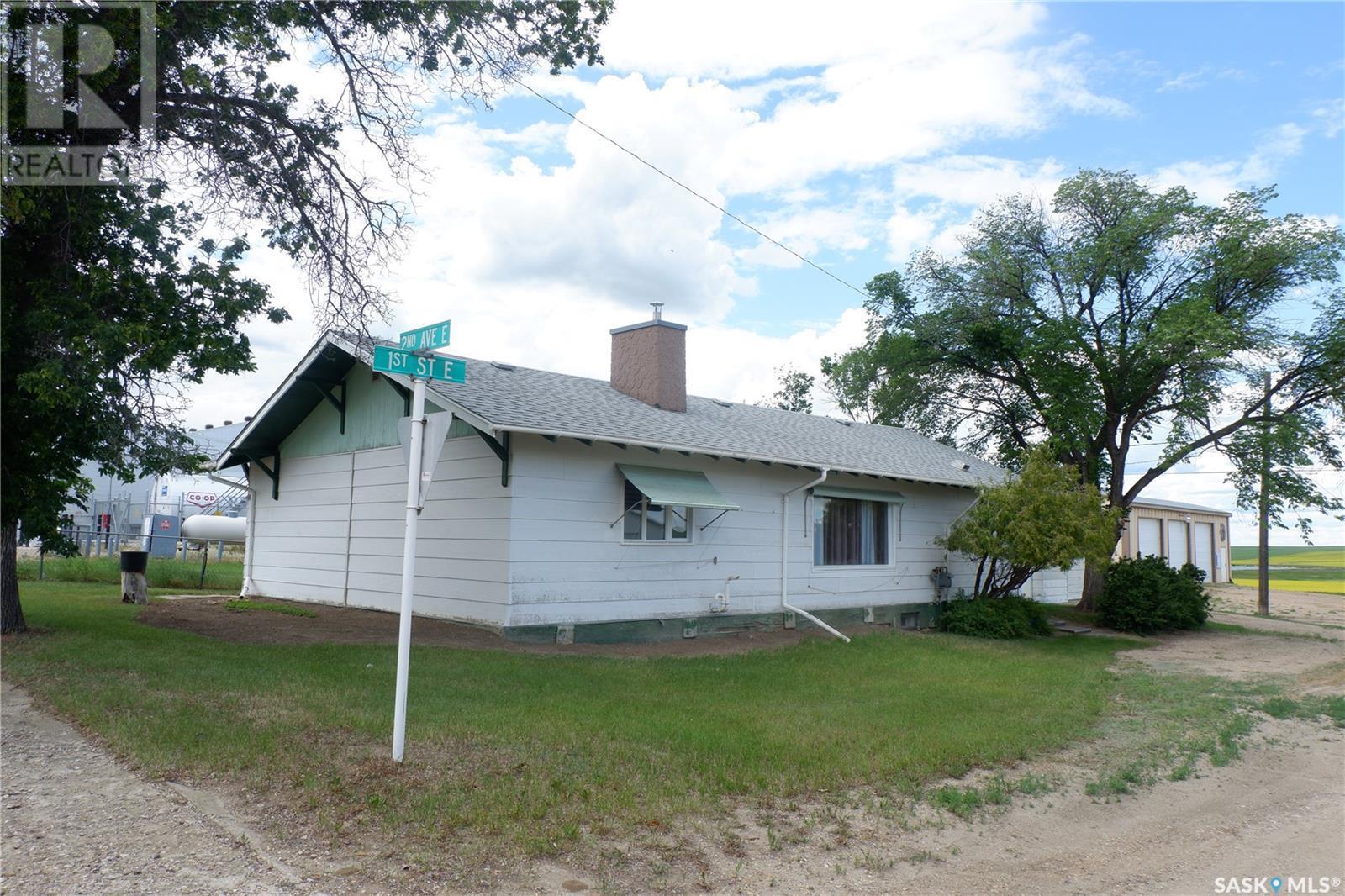 Property Photo: 48 2nd Avenue E SK S0H 2K0
