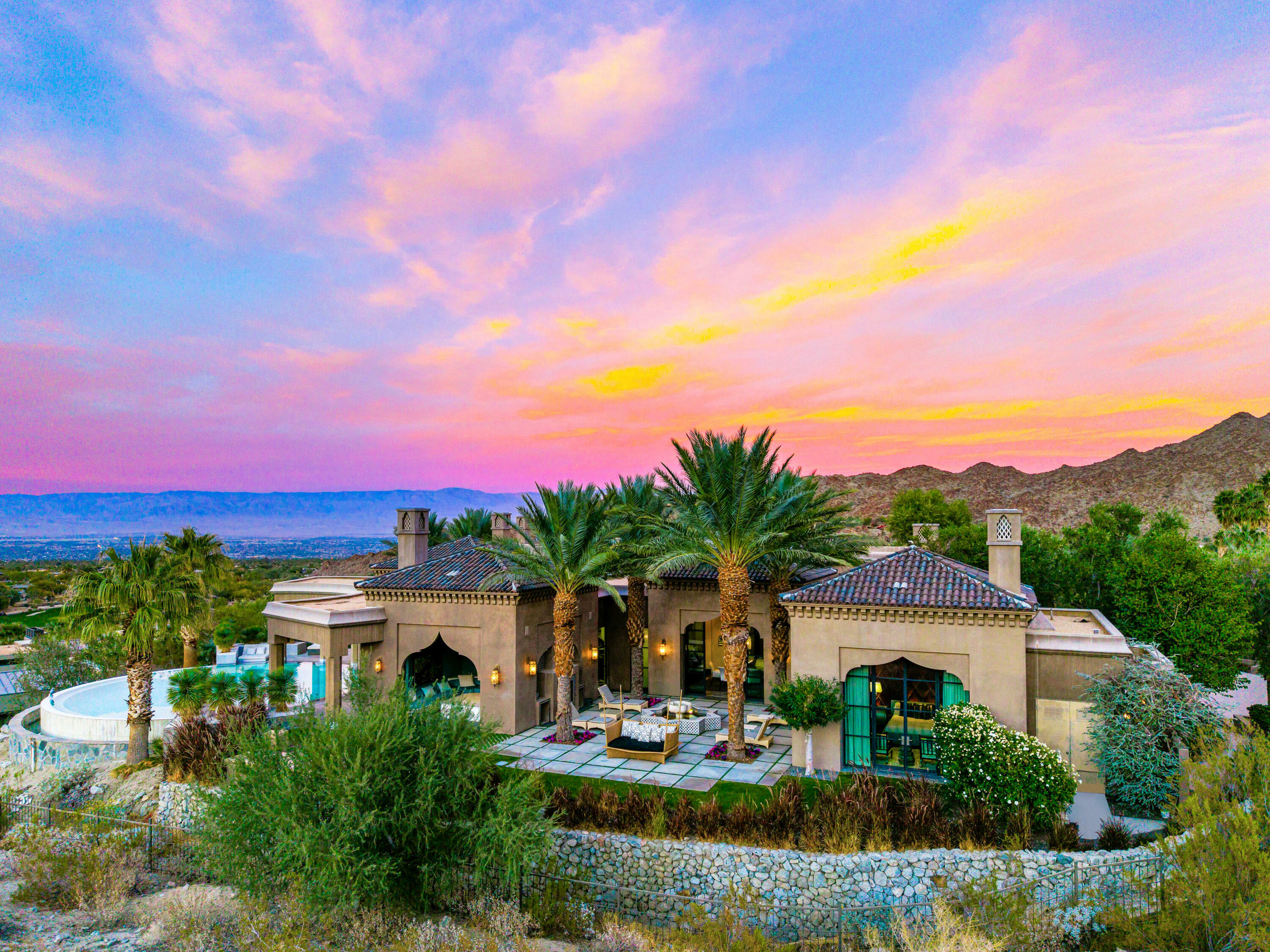 Property Photo: 613 Indian Cove CA 92260