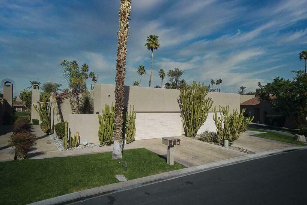 Property Photo: 17 Lake Shore Drive CA 92270