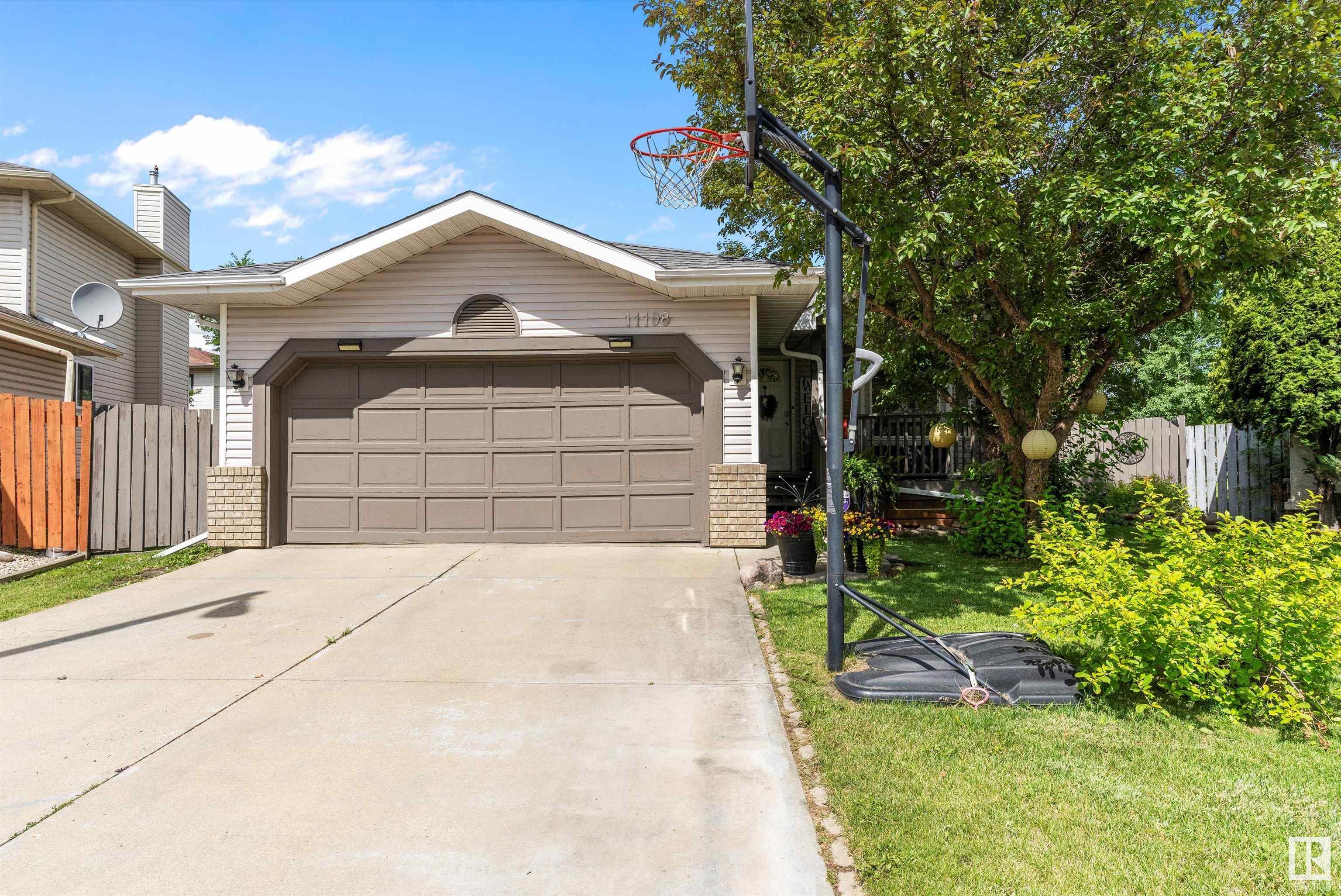 11108 10A Avenue NW  Edmonton AB T6J 6S8 photo