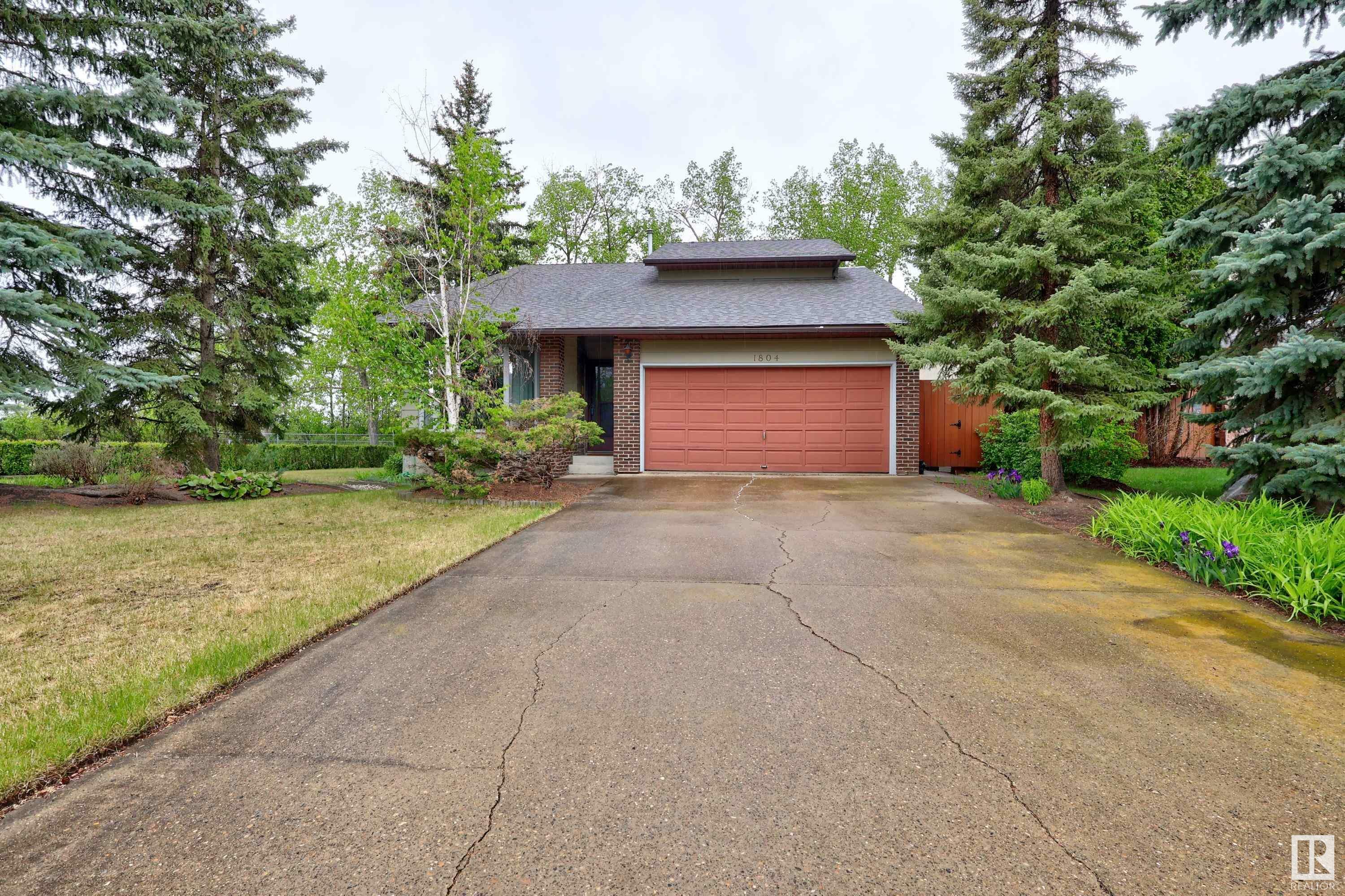 1804 114 Street NW  Edmonton AB T6J 4V1 photo