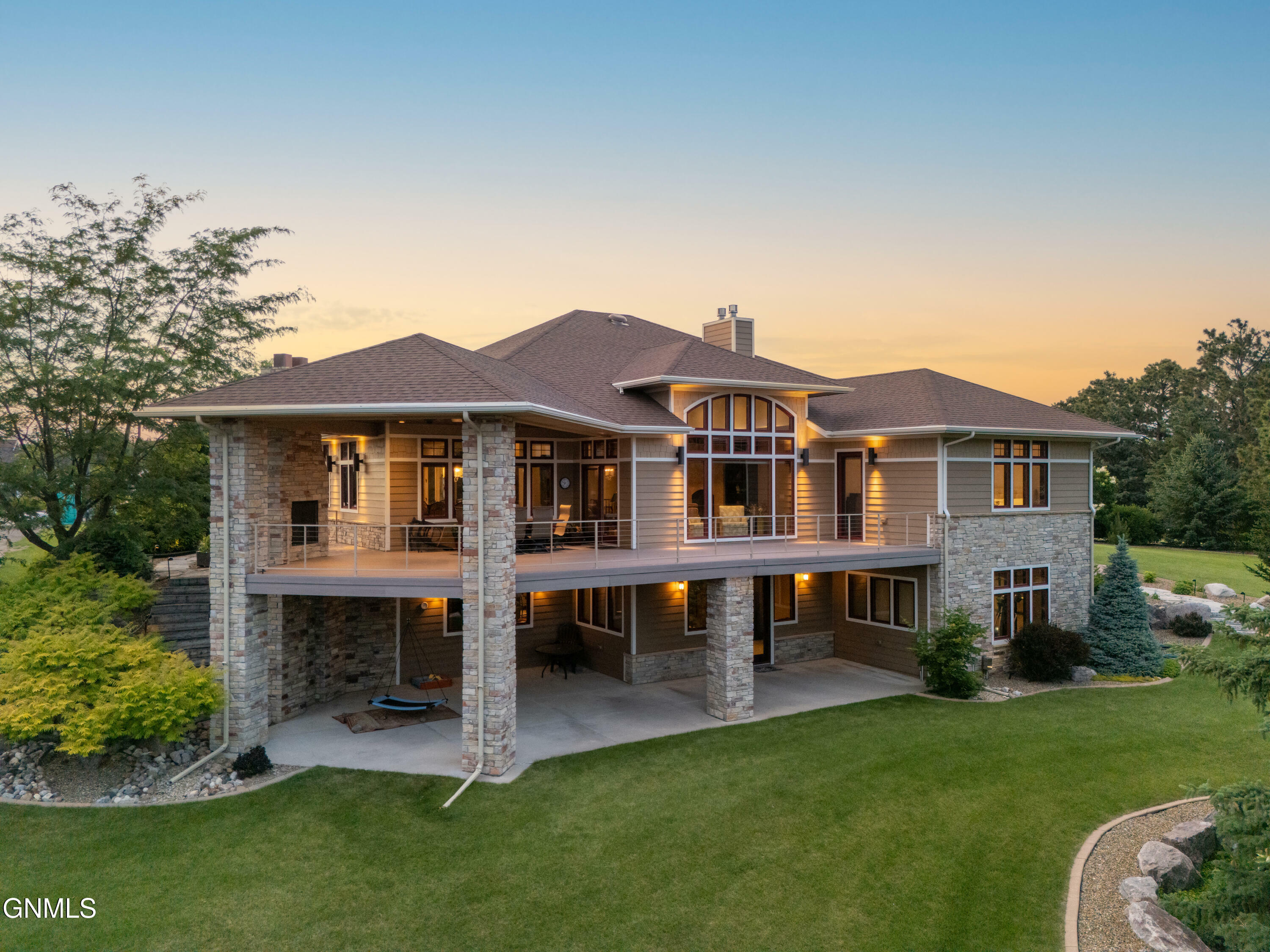 Property Photo:  3207 Aspen Lane  ND 58503 