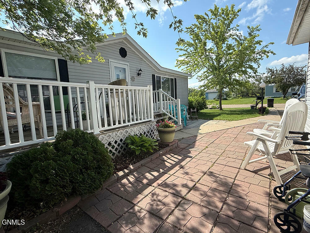 Property Photo:  1536 11th Street SW  ND 58072 