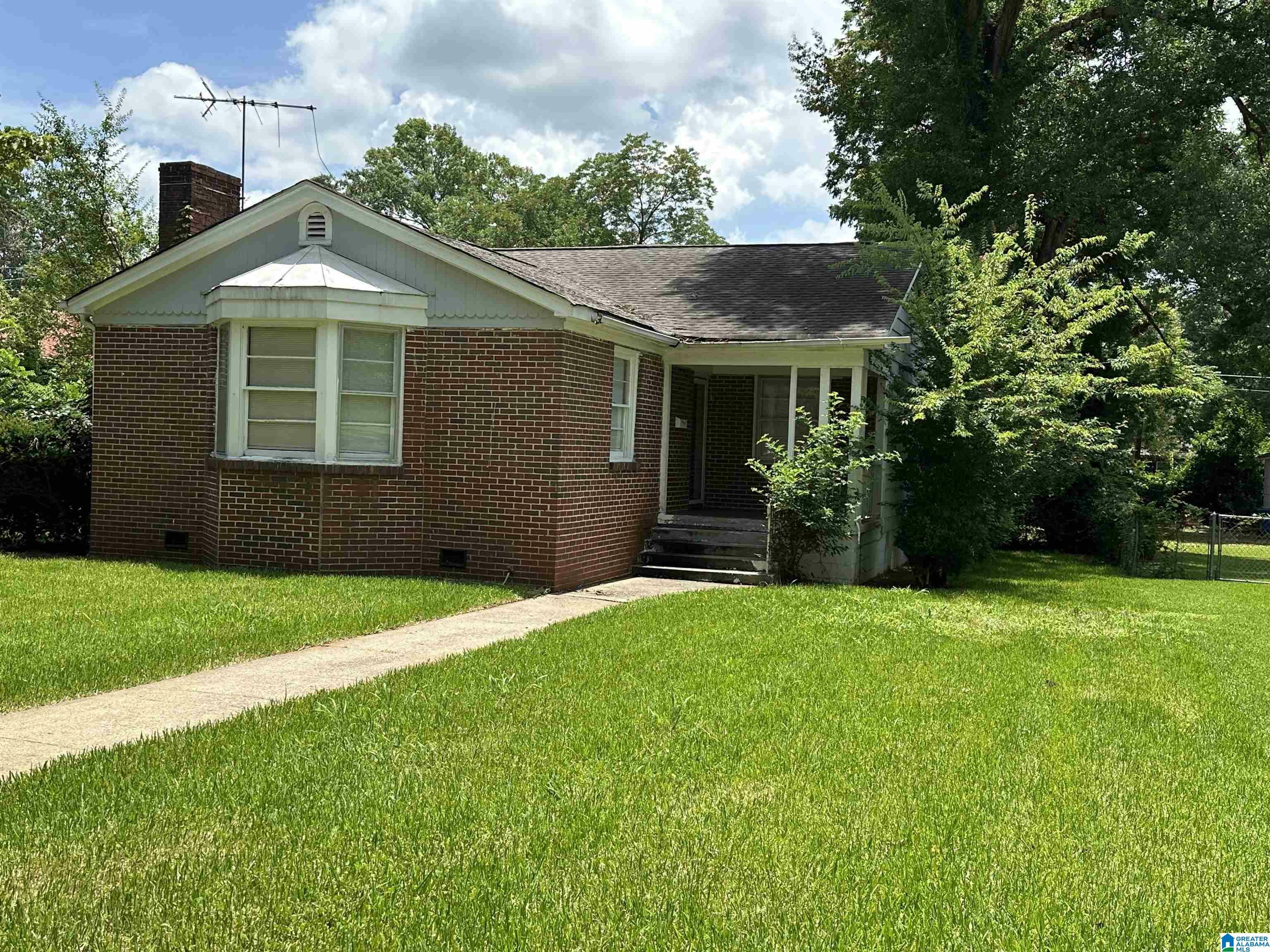 Property Photo:  216 Pinewood Avenue  AL 35228 