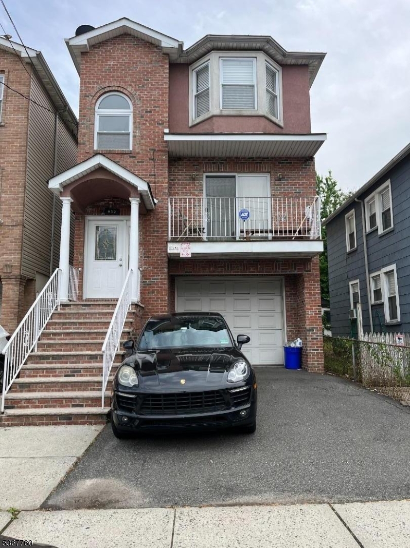 Property Photo:  952 Flora St Unit 2  NJ 07201 