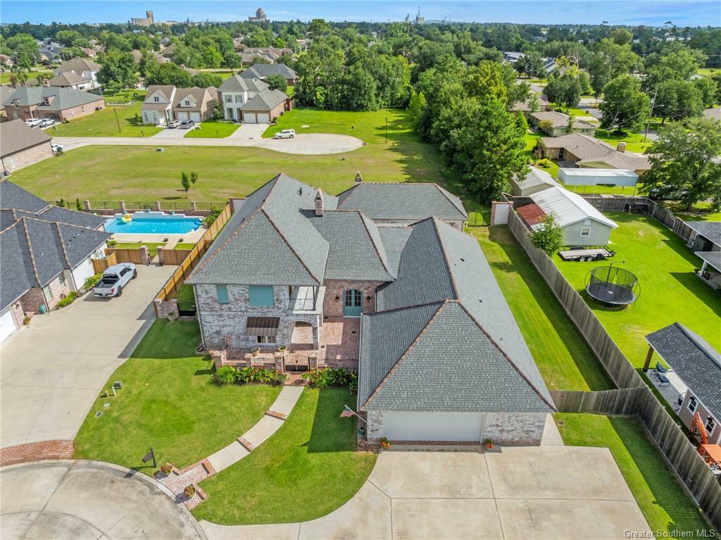 Property Photo:  2200 Longue Vue Drive  LA 70605 