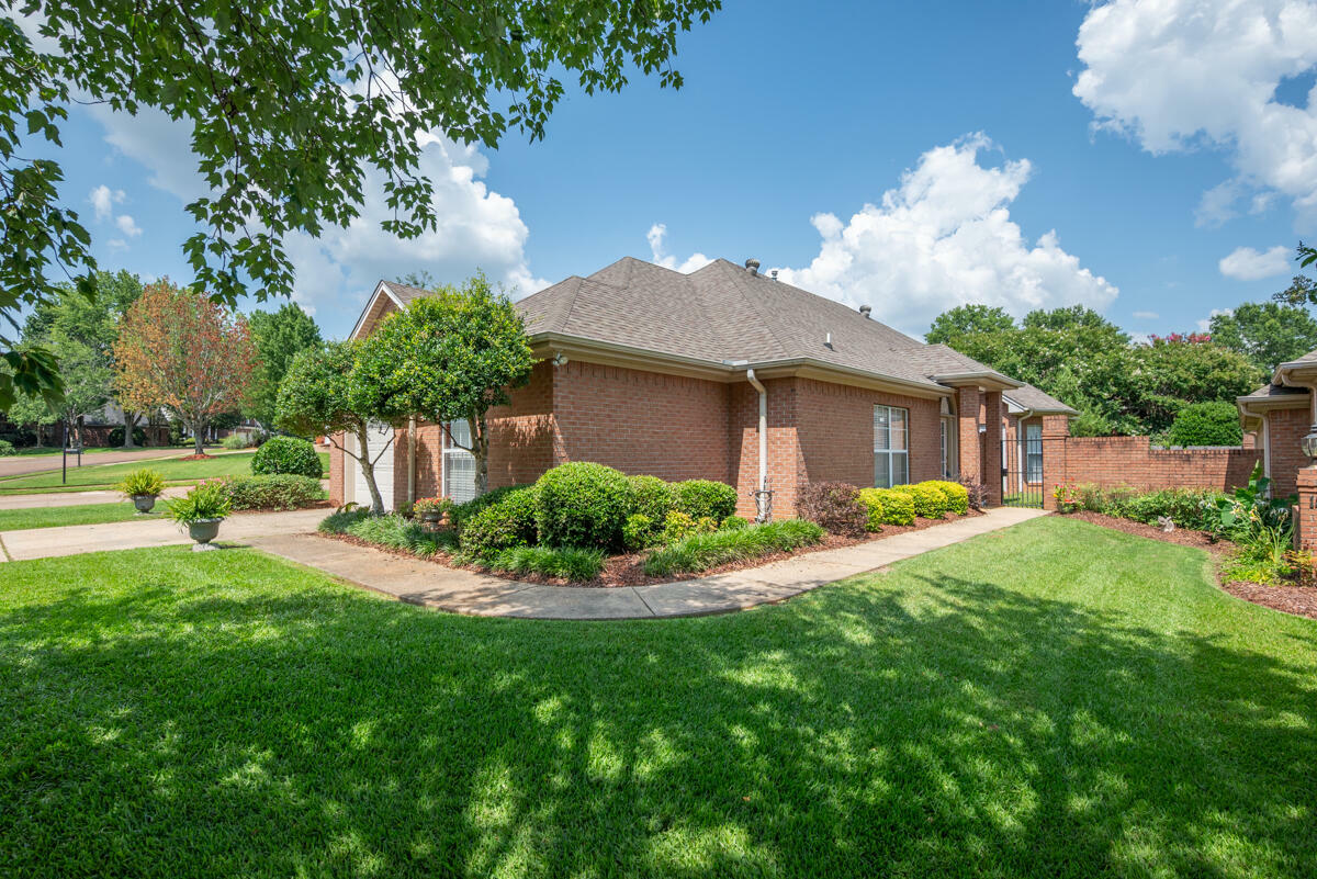 Property Photo: 122 Dover Court MS 39759