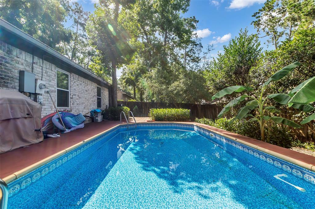 Property Photo: 6 Hasting Oak Court TX 77381