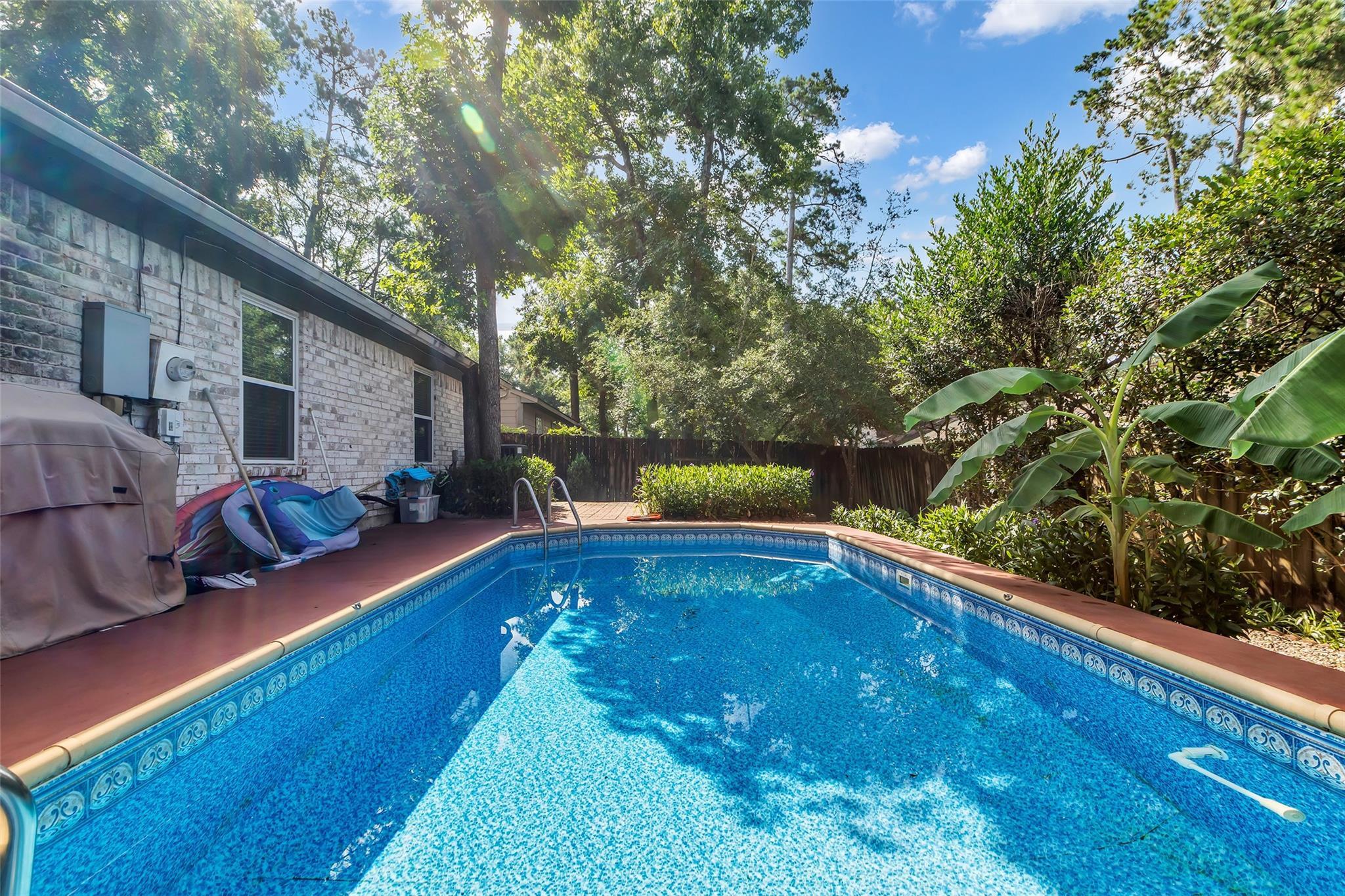 Property Photo: 6 Hasting Oak Court TX 77381