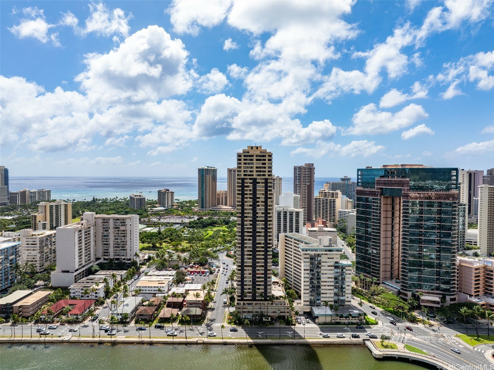 444 Niu Street 2403  Honolulu HI 96815 photo