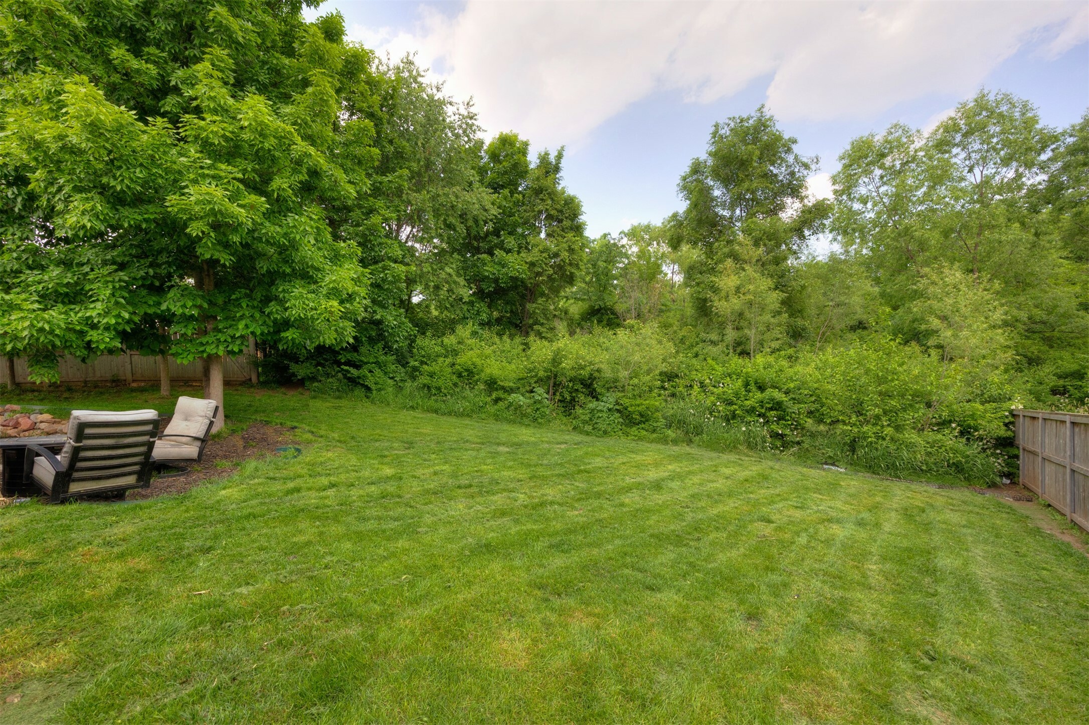 Property Photo: 825 Sunburst Drive IA 50327