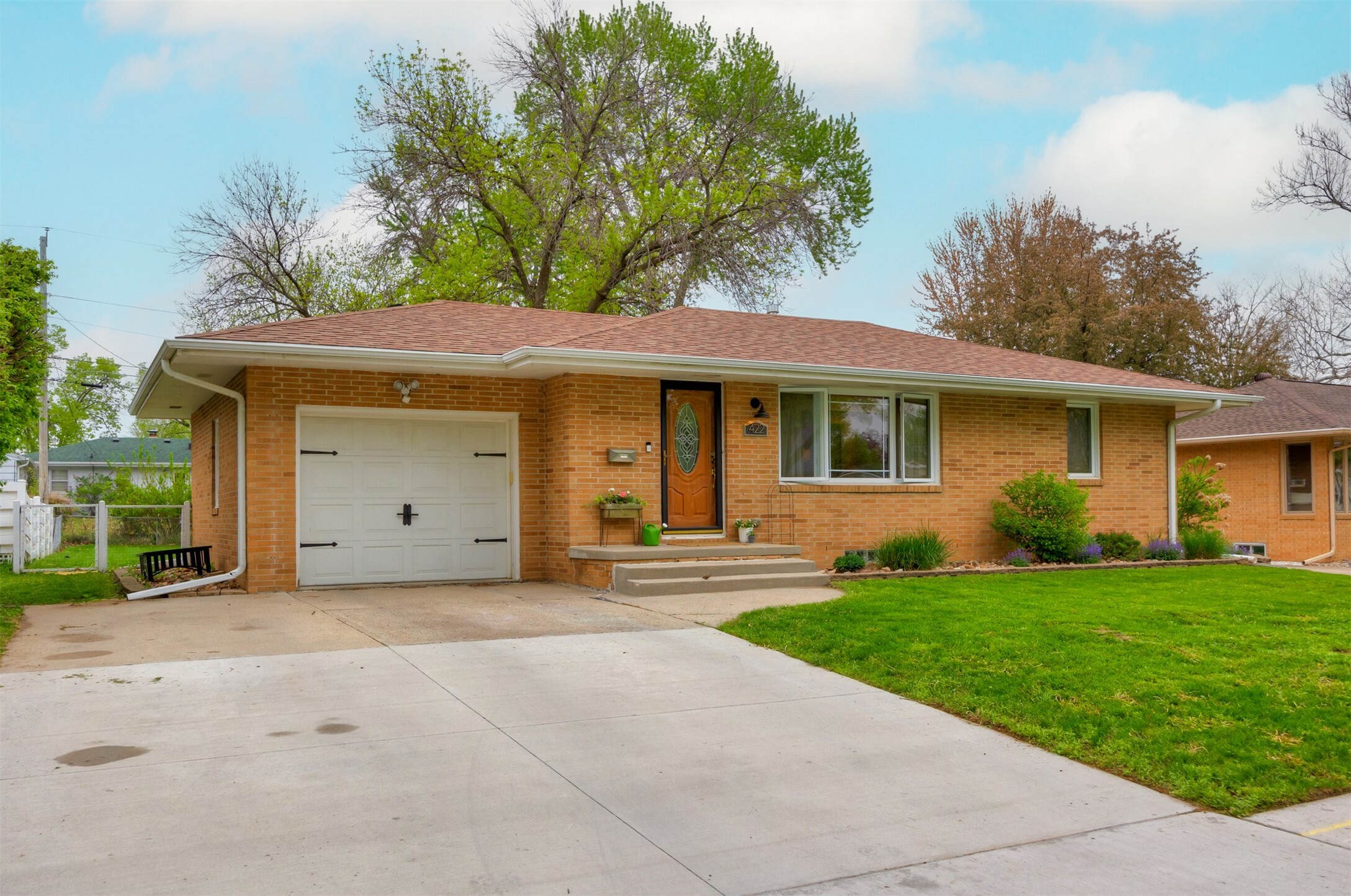 Property Photo: 422 SE 3rd Street IA 50021