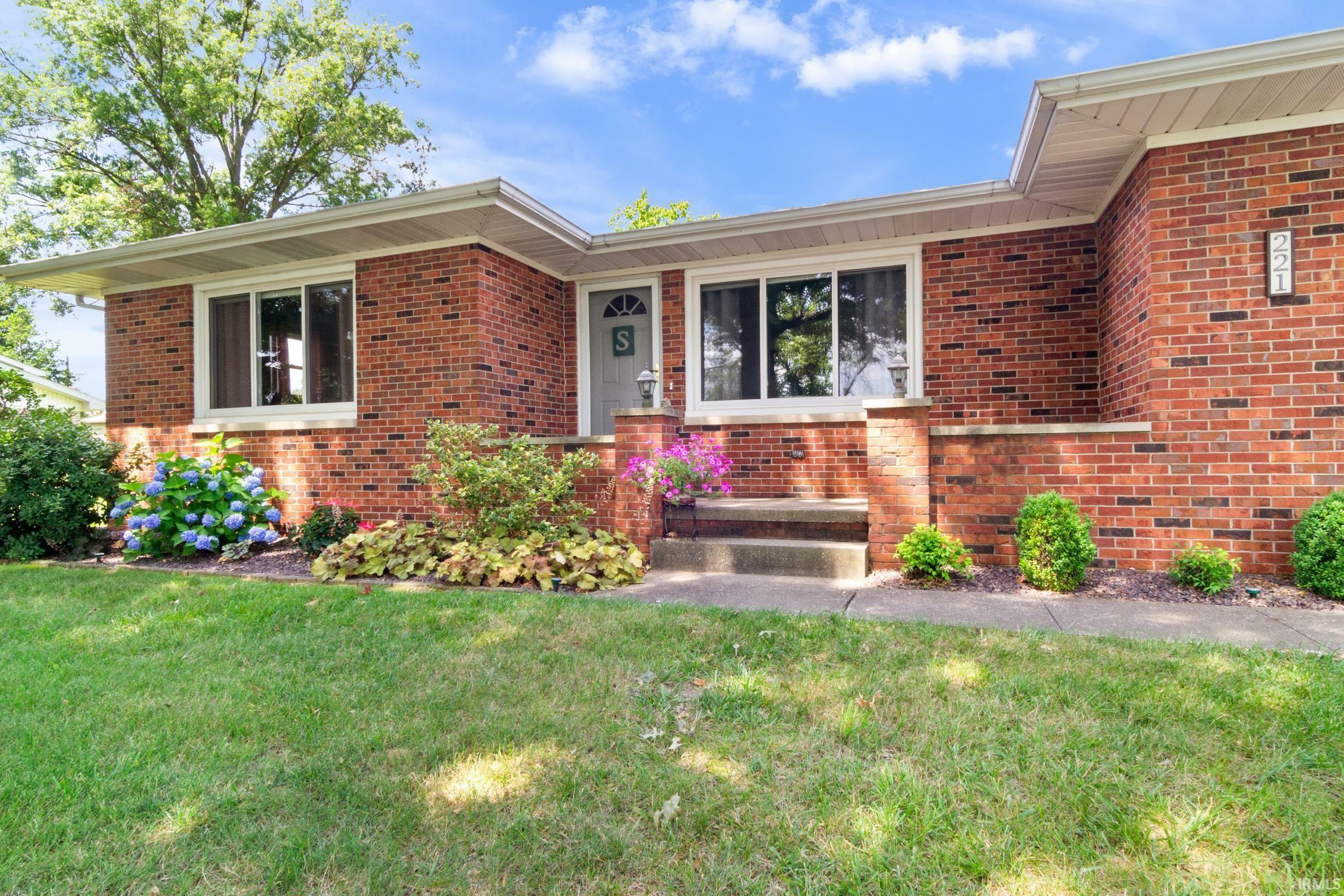 Property Photo:  221 N Cale Street  IN 47633 
