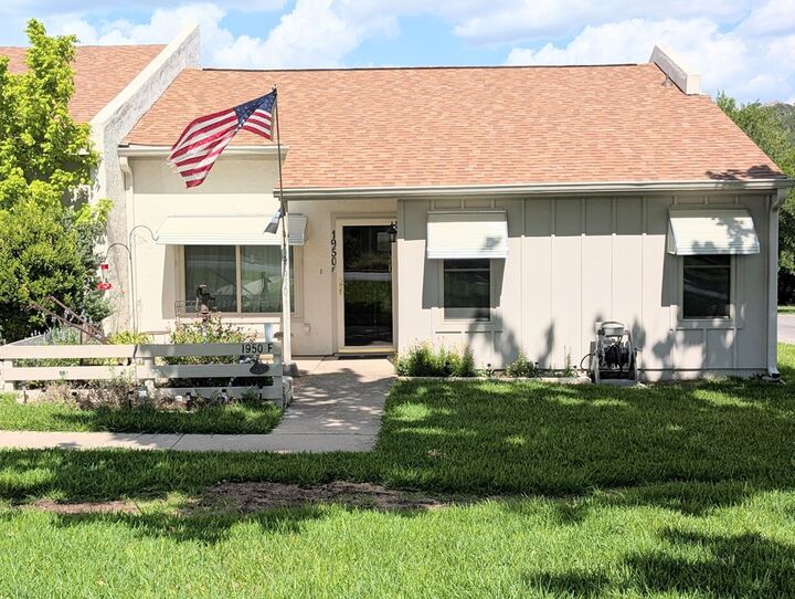 Property Photo: 1950-F Leslie Dr TX 78028
