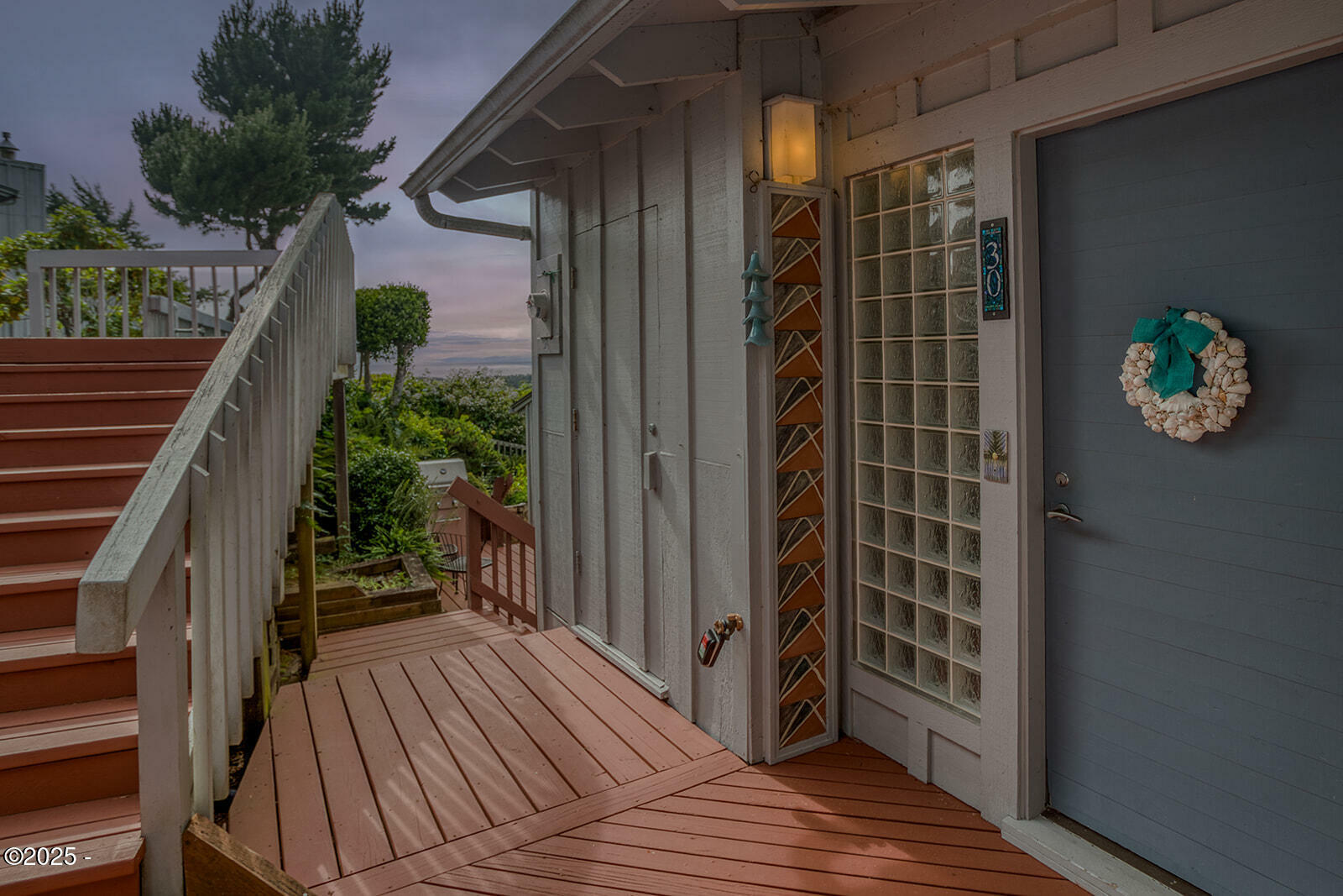 Property Photo: 30 Bluffs Court OR 97388