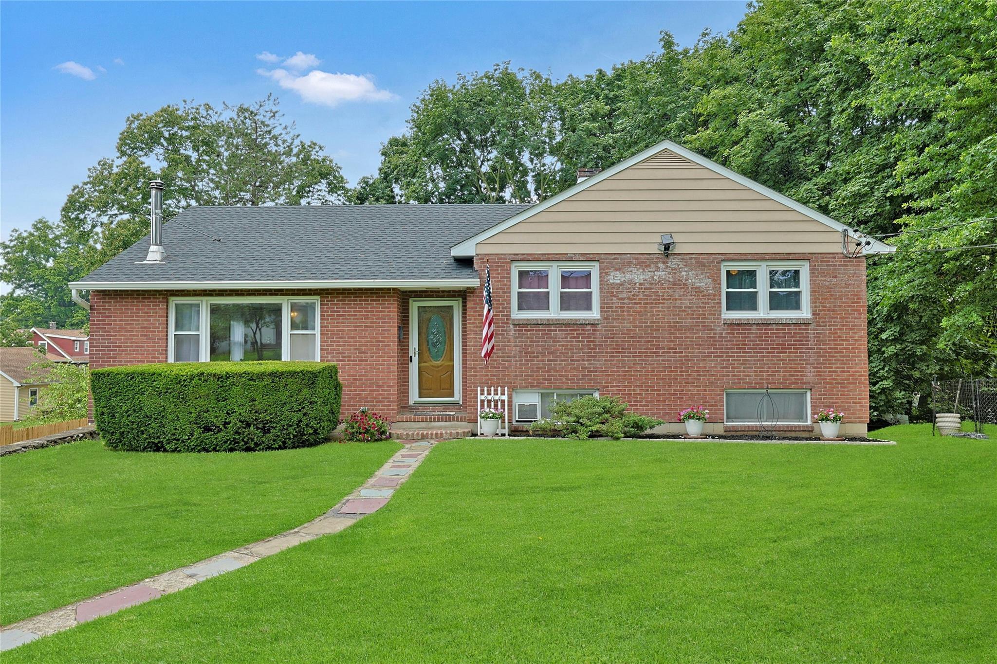 204 Seward Street  Buchanan NY 10511 photo