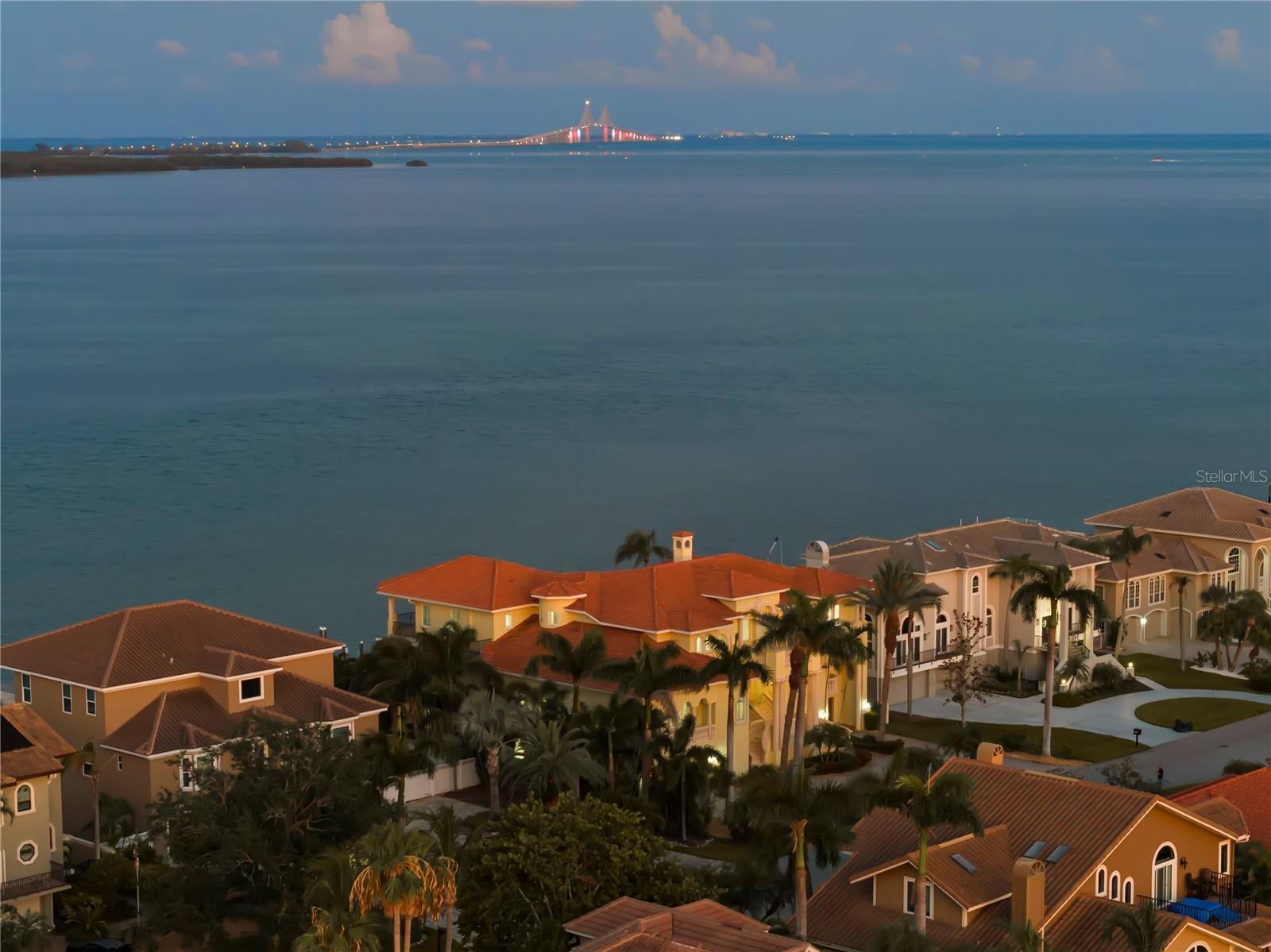 Property Photo: 611 1st Avenue S FL 33715