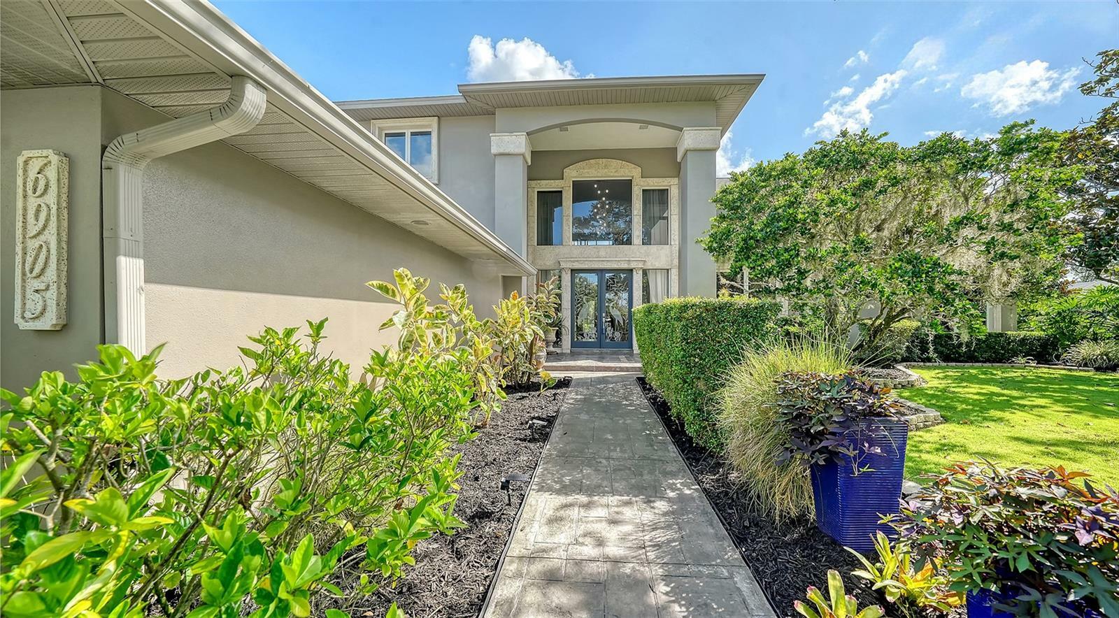 Property Photo: 6905 Pine Valley Street FL 34202