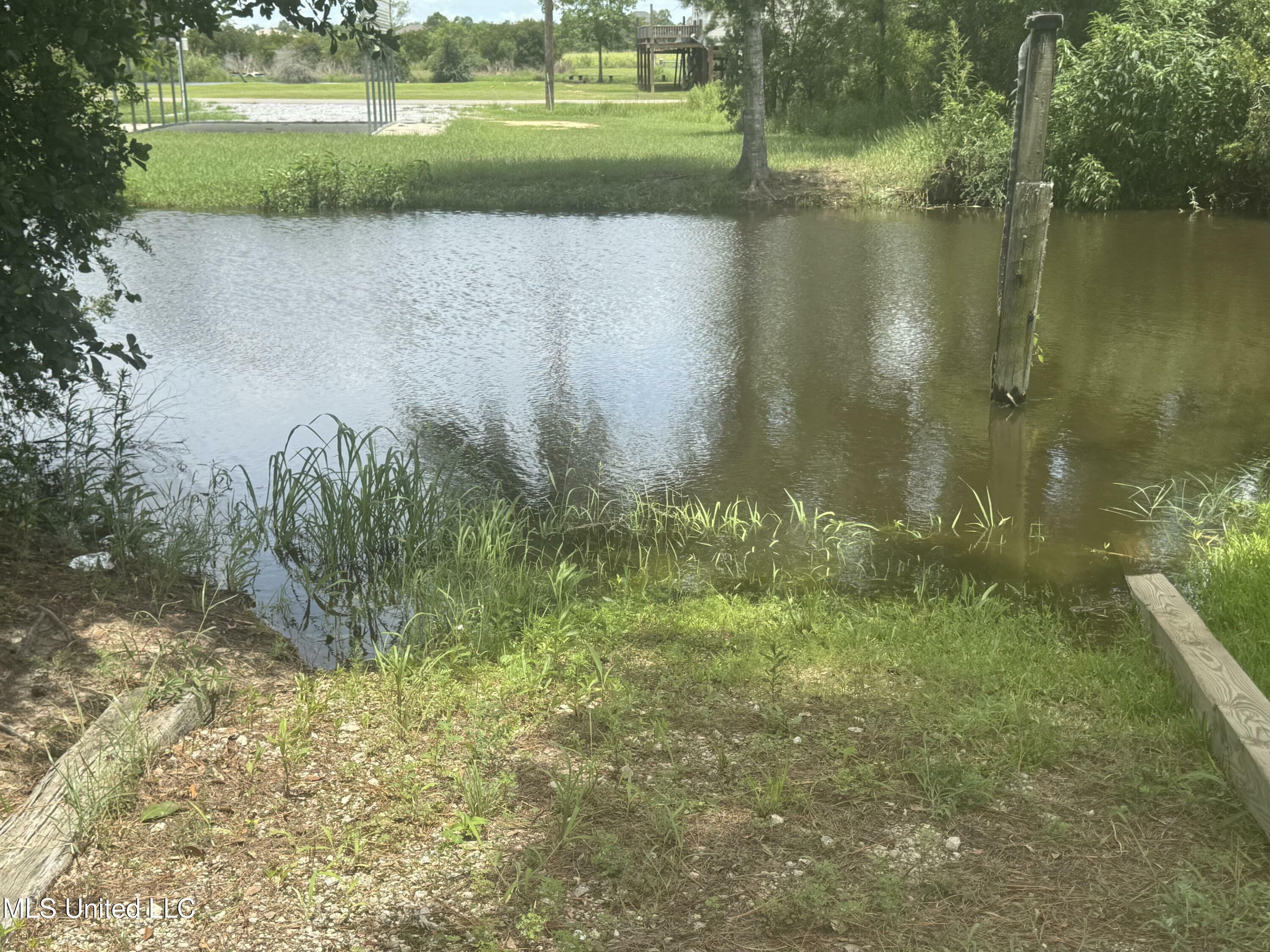 Property Photo:  843 Larkspur Lane  MS 39520 
