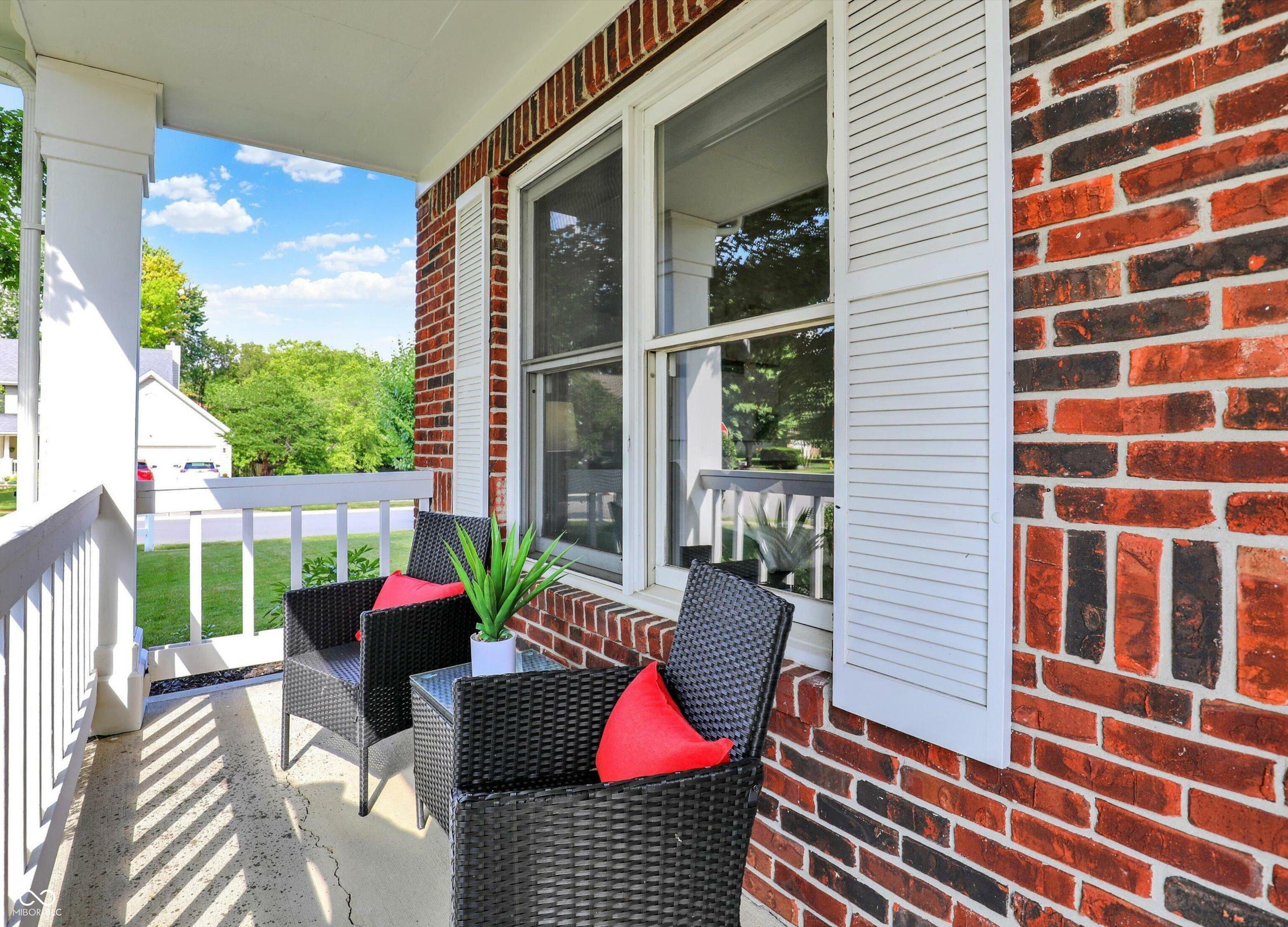 Property Photo: 1099 Saratoga Circle IN 46280