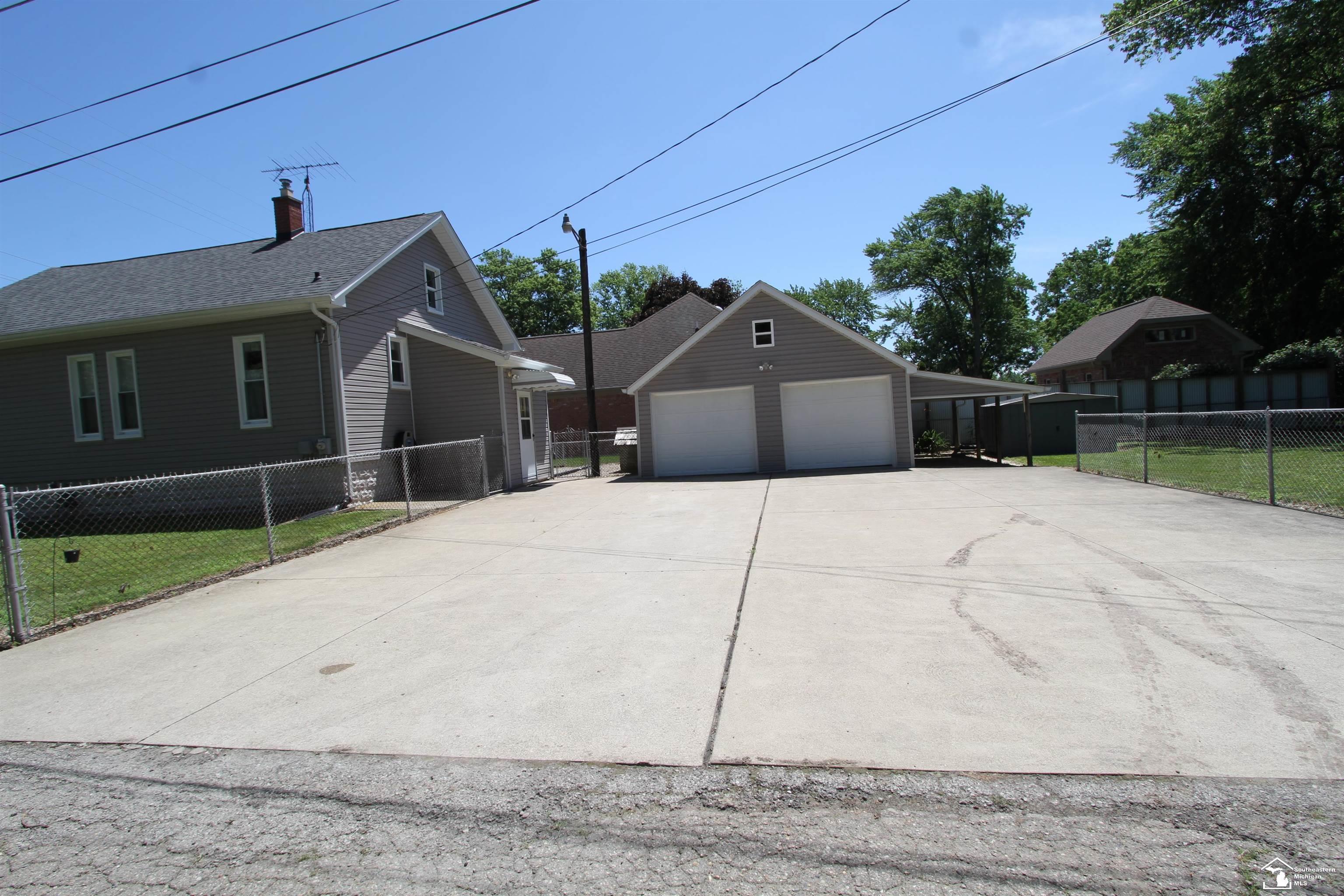 Property Photo: 6257 E Dunbar Road MI 48161