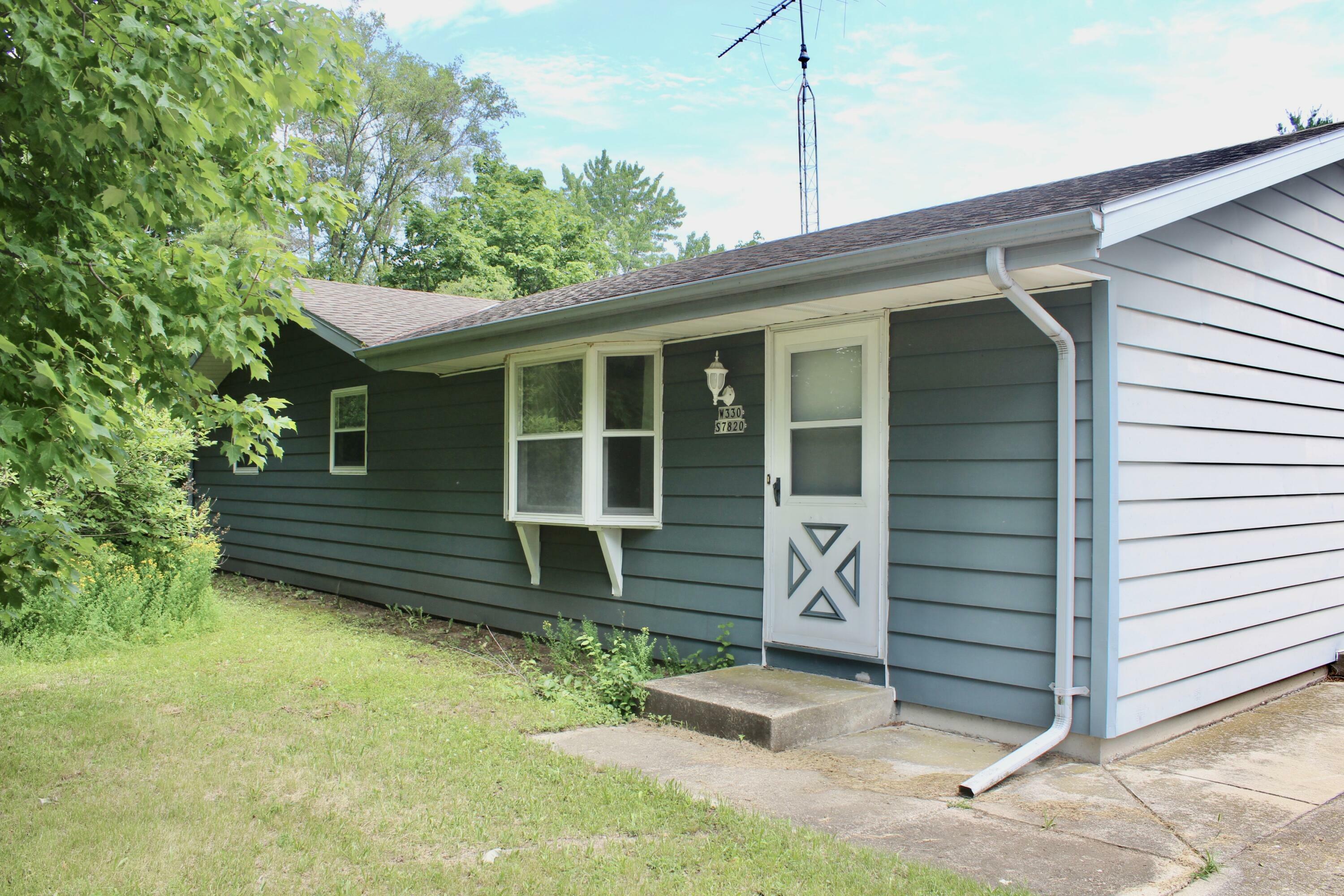 W330s7820 Country Ln  Mukwonago WI 53149 photo