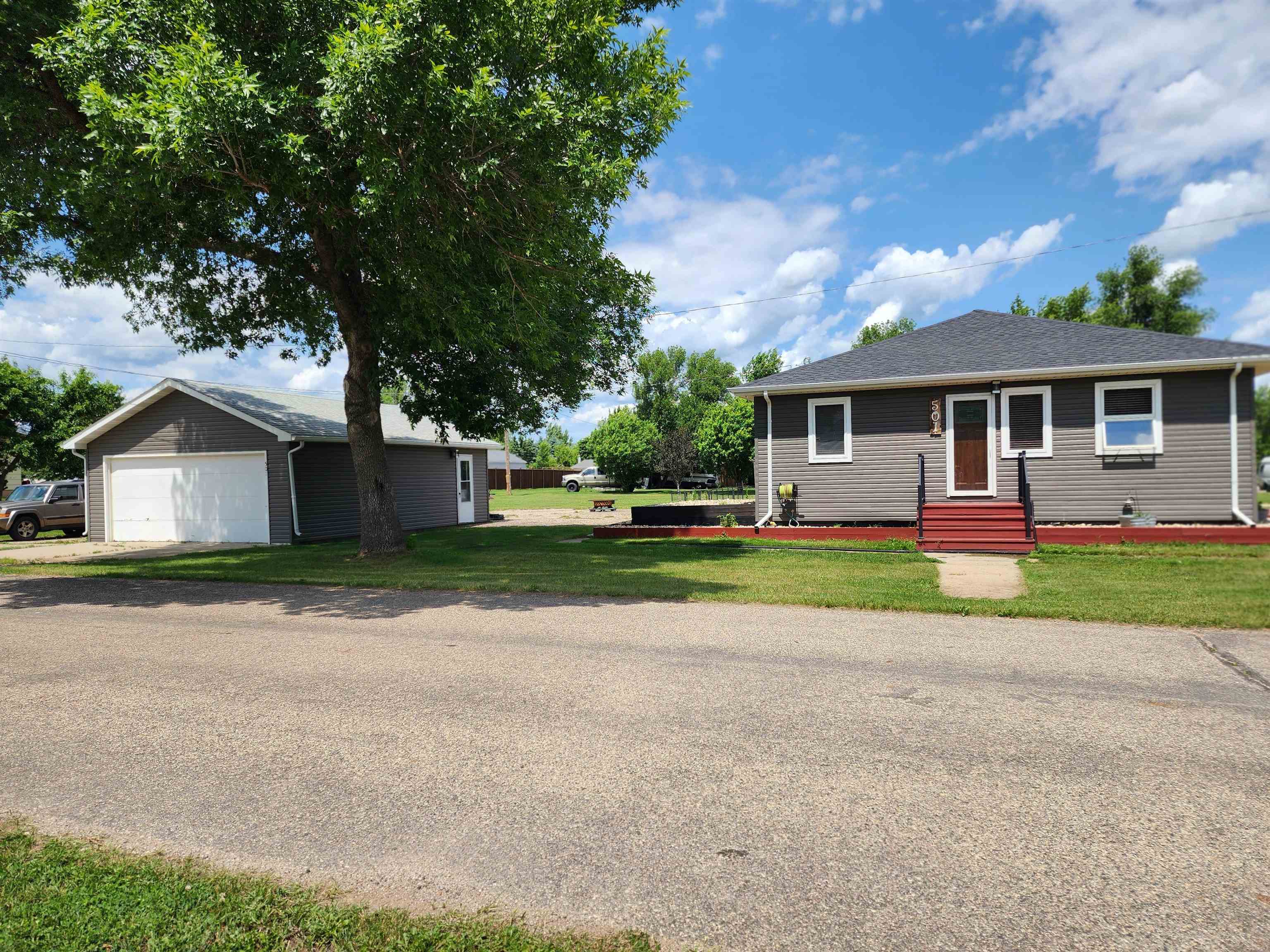Property Photo:  501 Main St N  ND 58718 
