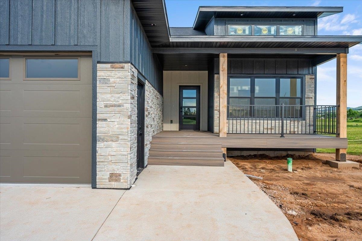 Property Photo: 1493 Oak Crest Court SD 57783