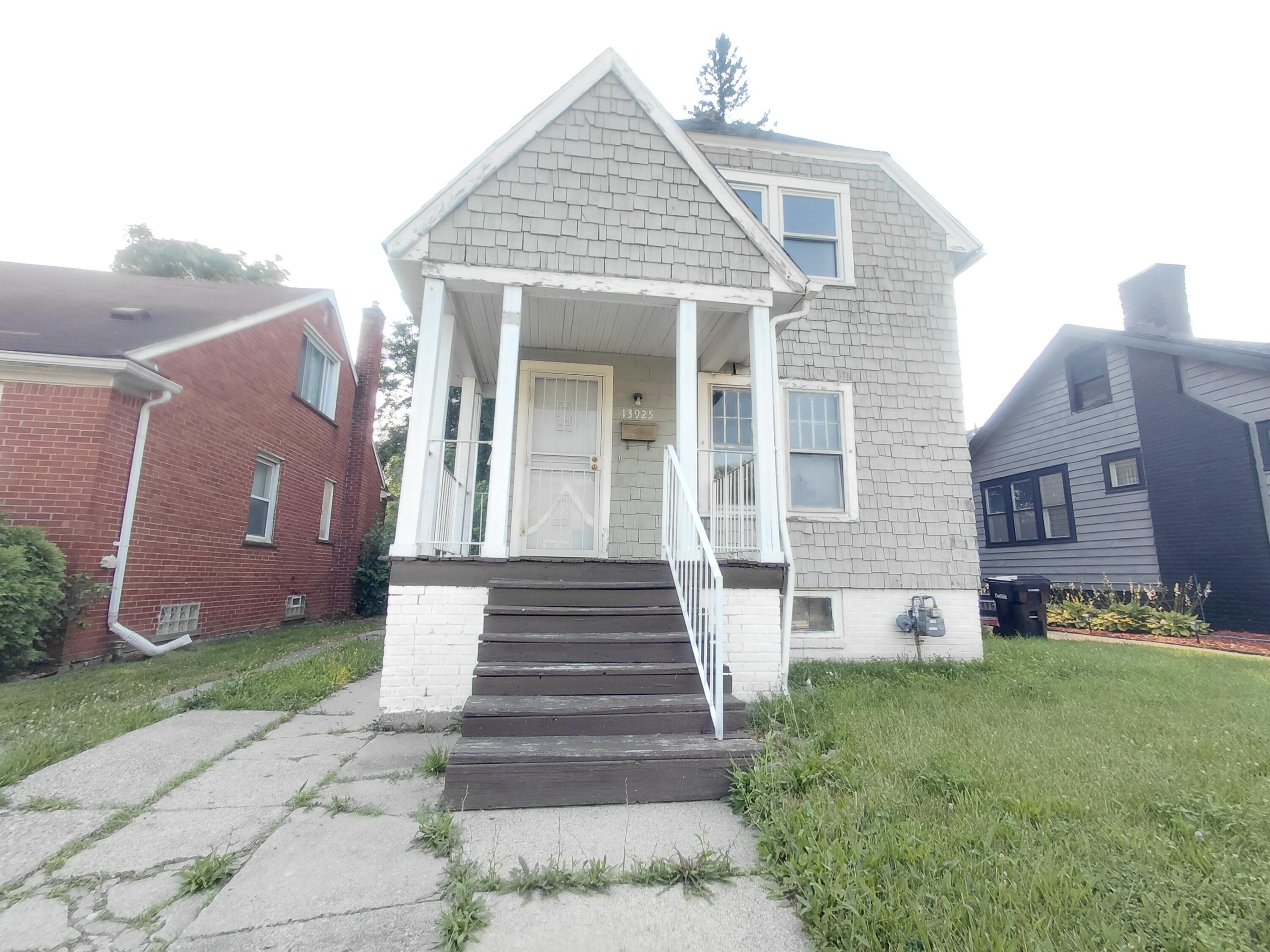 Property Photo: 13925 Cherrylawn Street MI 48238