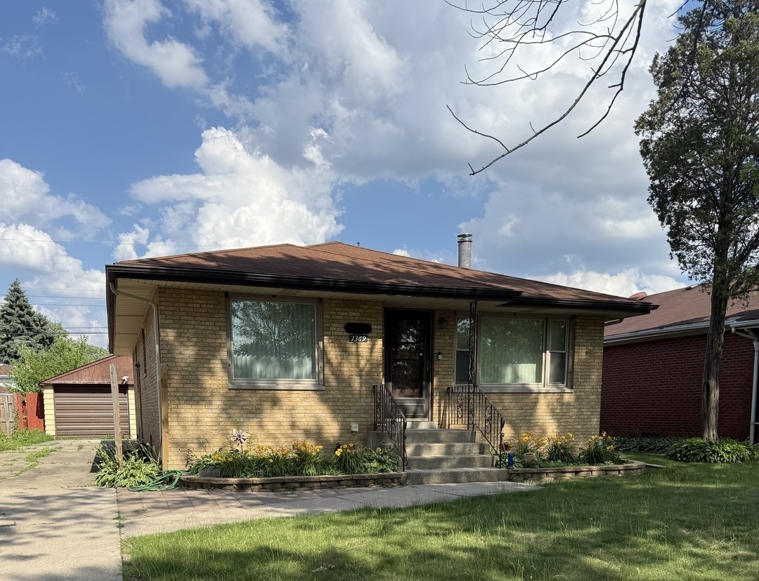Property Photo: 1369 Superior Avenue IL 60409