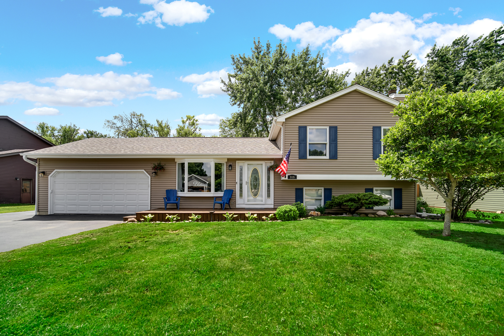 Property Photo: 315 Brookwood Trail IL 60050