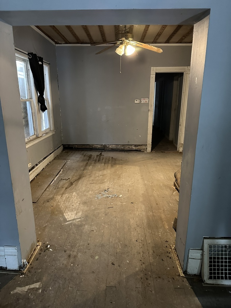 Property Photo:  727 W 47th Place  IL 60609 