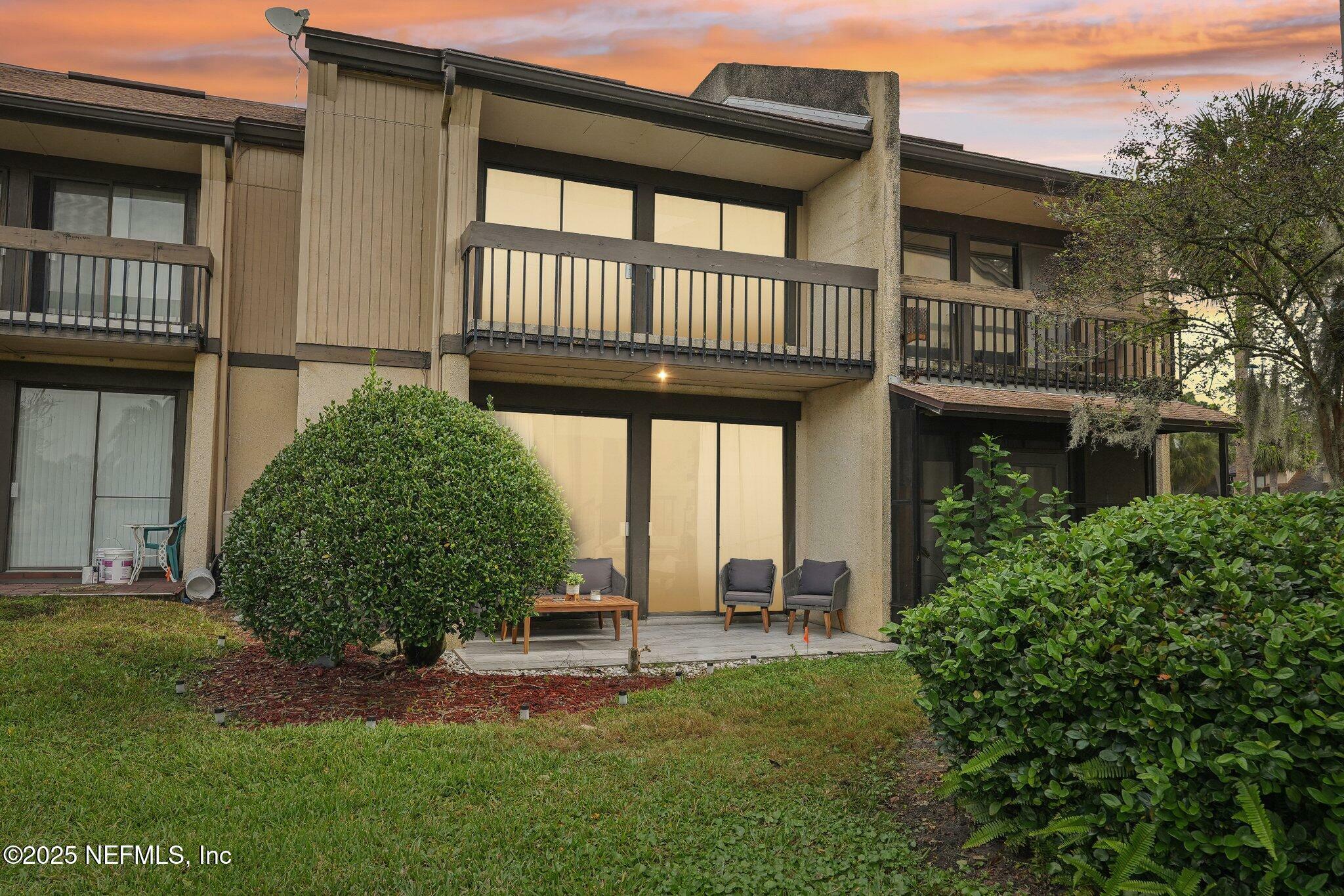 Property Photo: 7754 Las Palmas Way 135 FL 32256