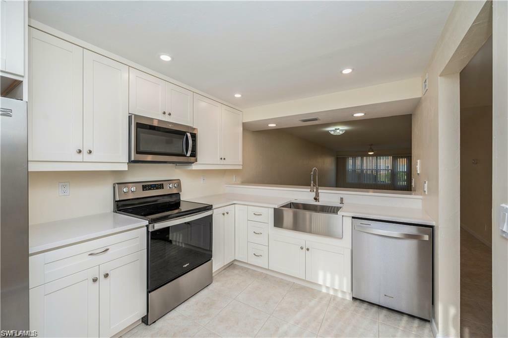 Property Photo: 4130 Looking Glass Ln 3807 FL 34112