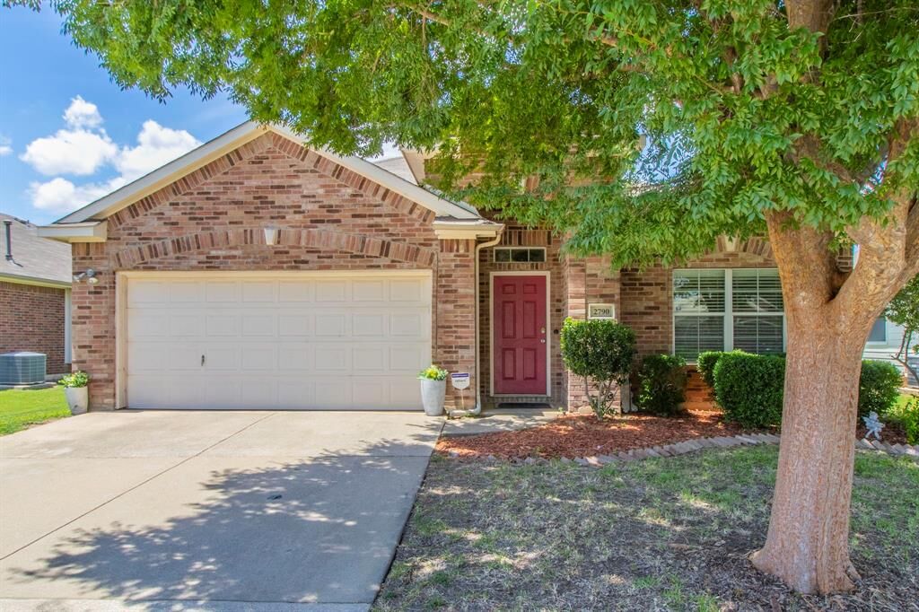 Property Photo:  2790 Sun Rise Lane  TX 75052 