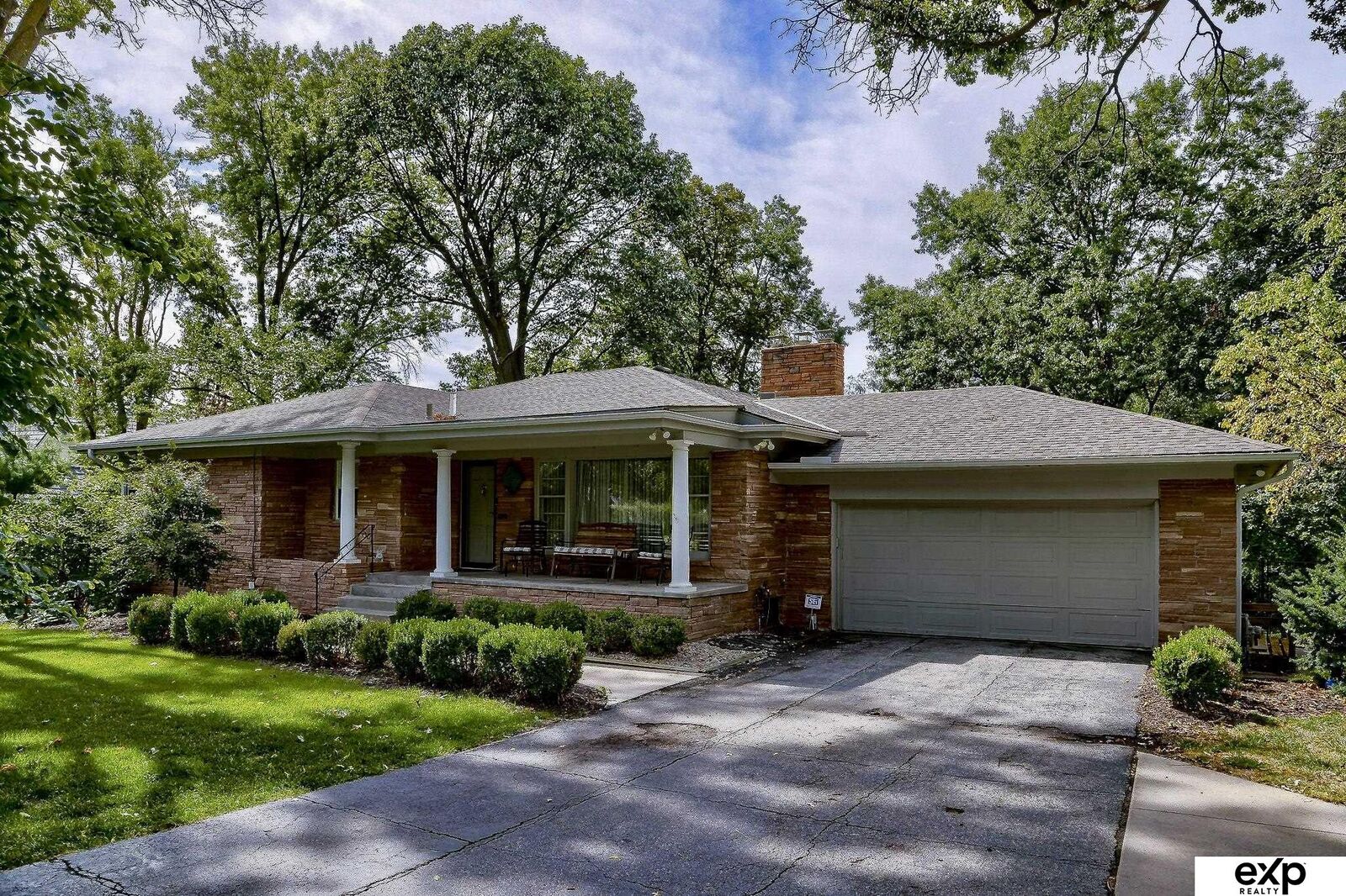 Property Photo: 1114 S 84th Street NE 68124