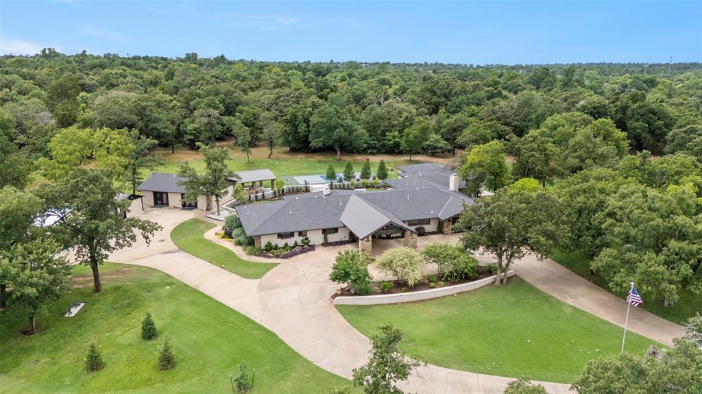 Property Photo: 2800 E 15th Street OK 73013