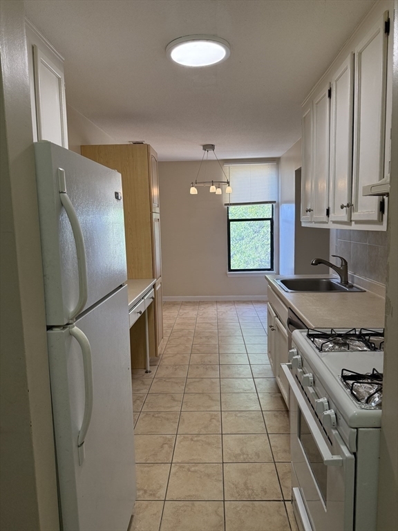 Property Photo: 70 Shrewsbury Green Drive K MA 01545