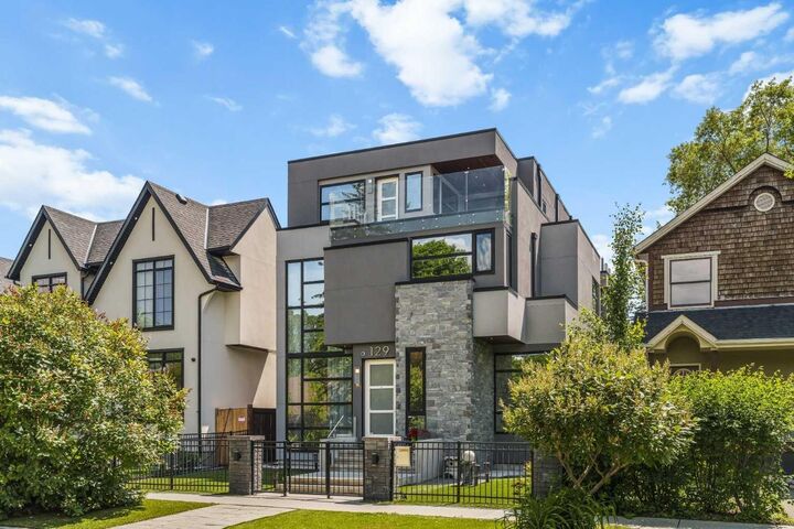 129 10 Avenue NW  Calgary AB T2M 0B4 photo