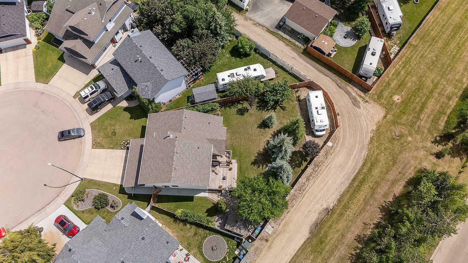 Property Photo:  129 Castle Crescent  AB T4P 4E8 