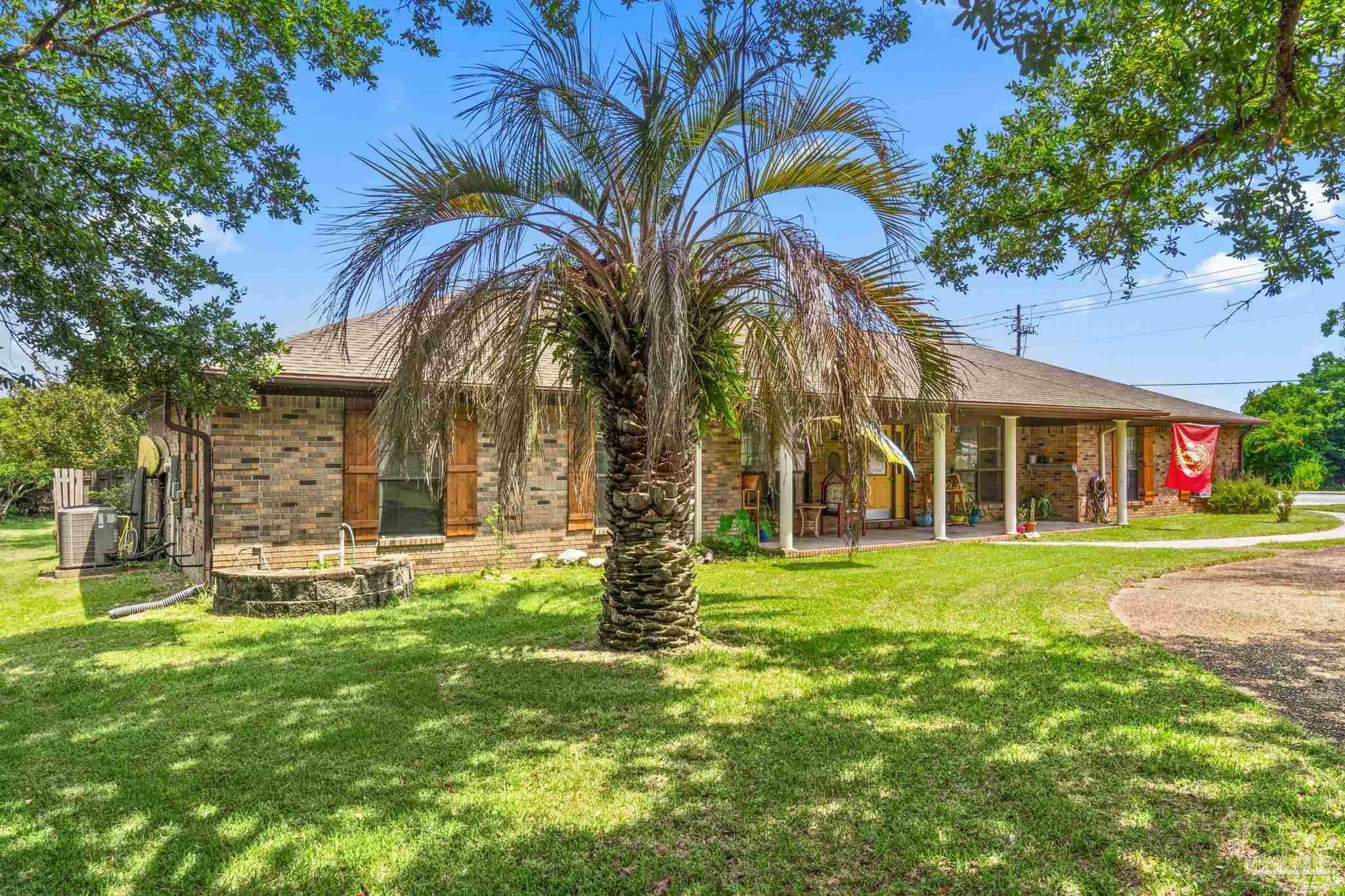 Property Photo: 5700 Avenida Marina FL 32504