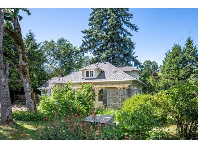 33680 Seavey Loop Rd  Eugene OR 97405 photo