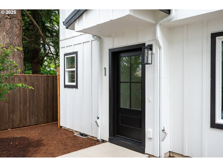 Property Photo:  4103 SE Olsen St 1  OR 97222 