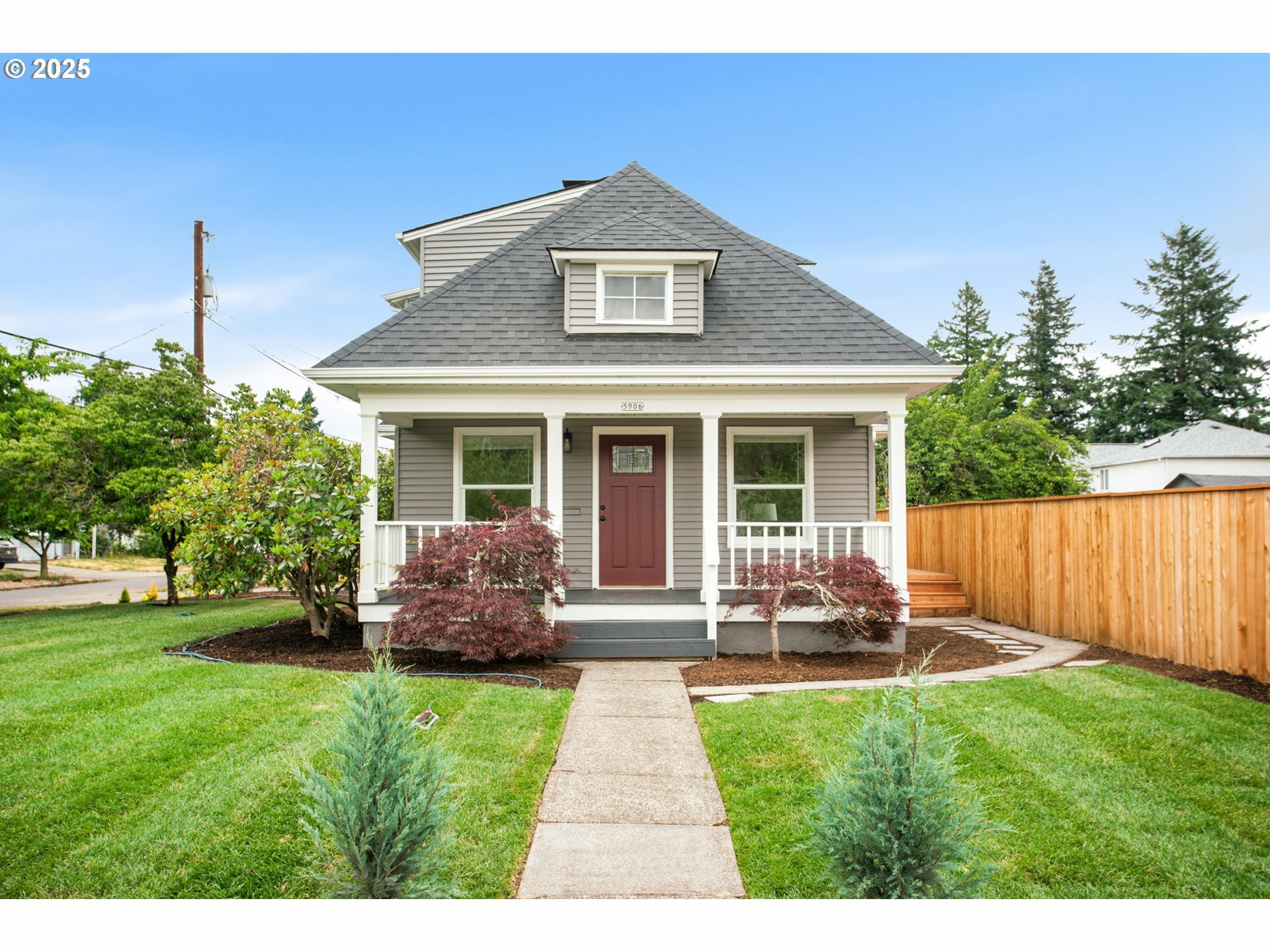5906 SE 77th Ave  Portland OR 97206 photo