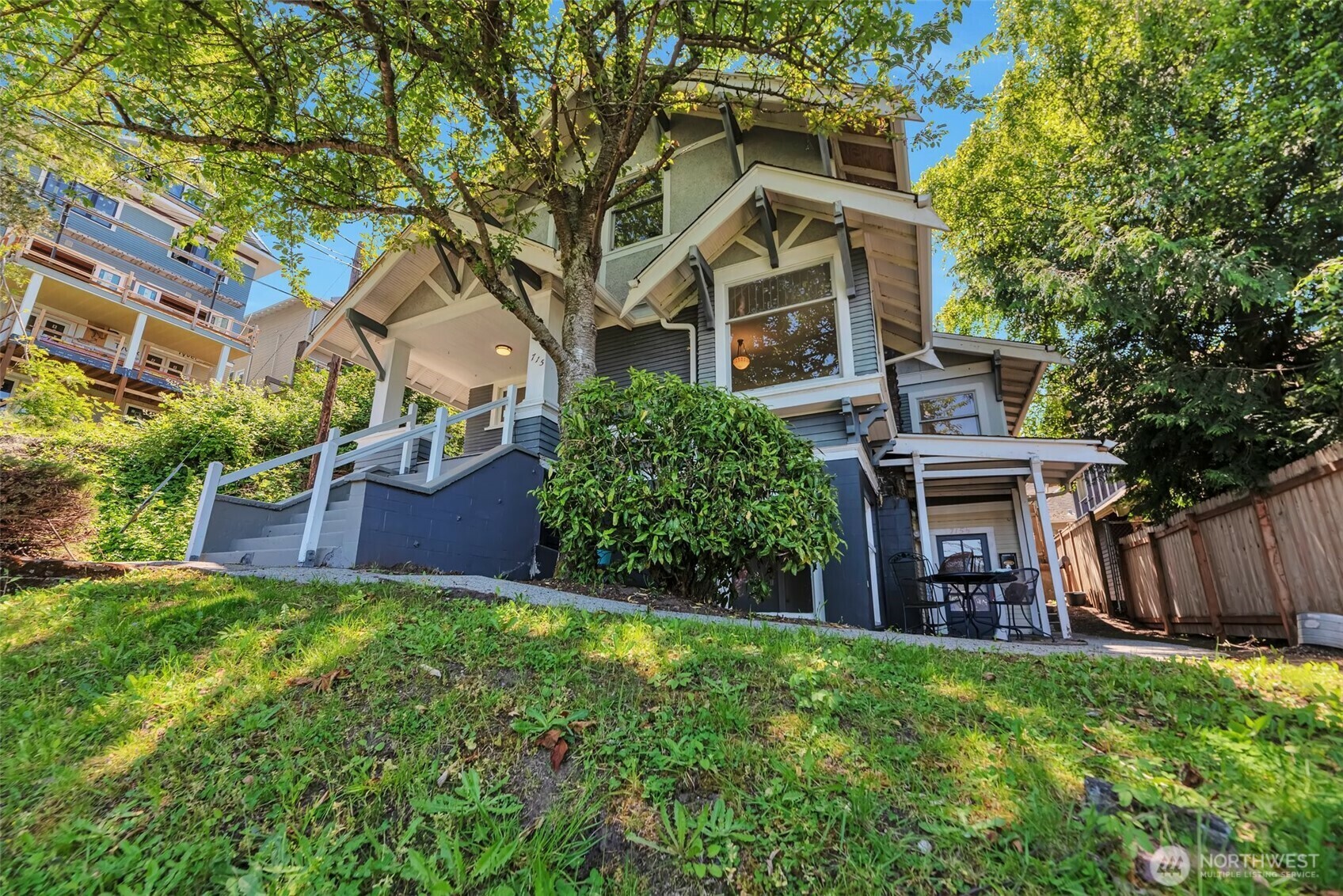 715 W Howe Street  Seattle WA 98119 photo