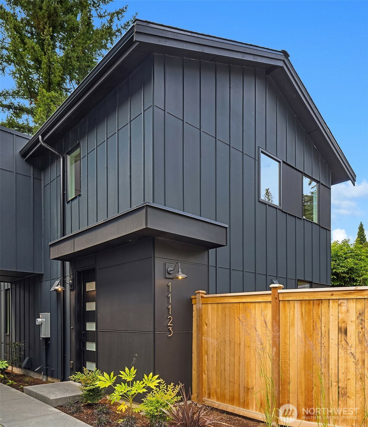 Property Photo: 11123 105th Avenue NE WA 98033