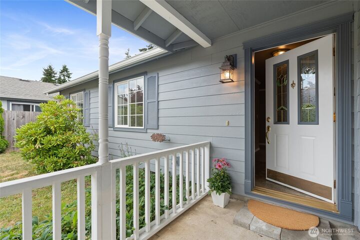 Property Photo:  352 E Springfield Loop  WA 98584 